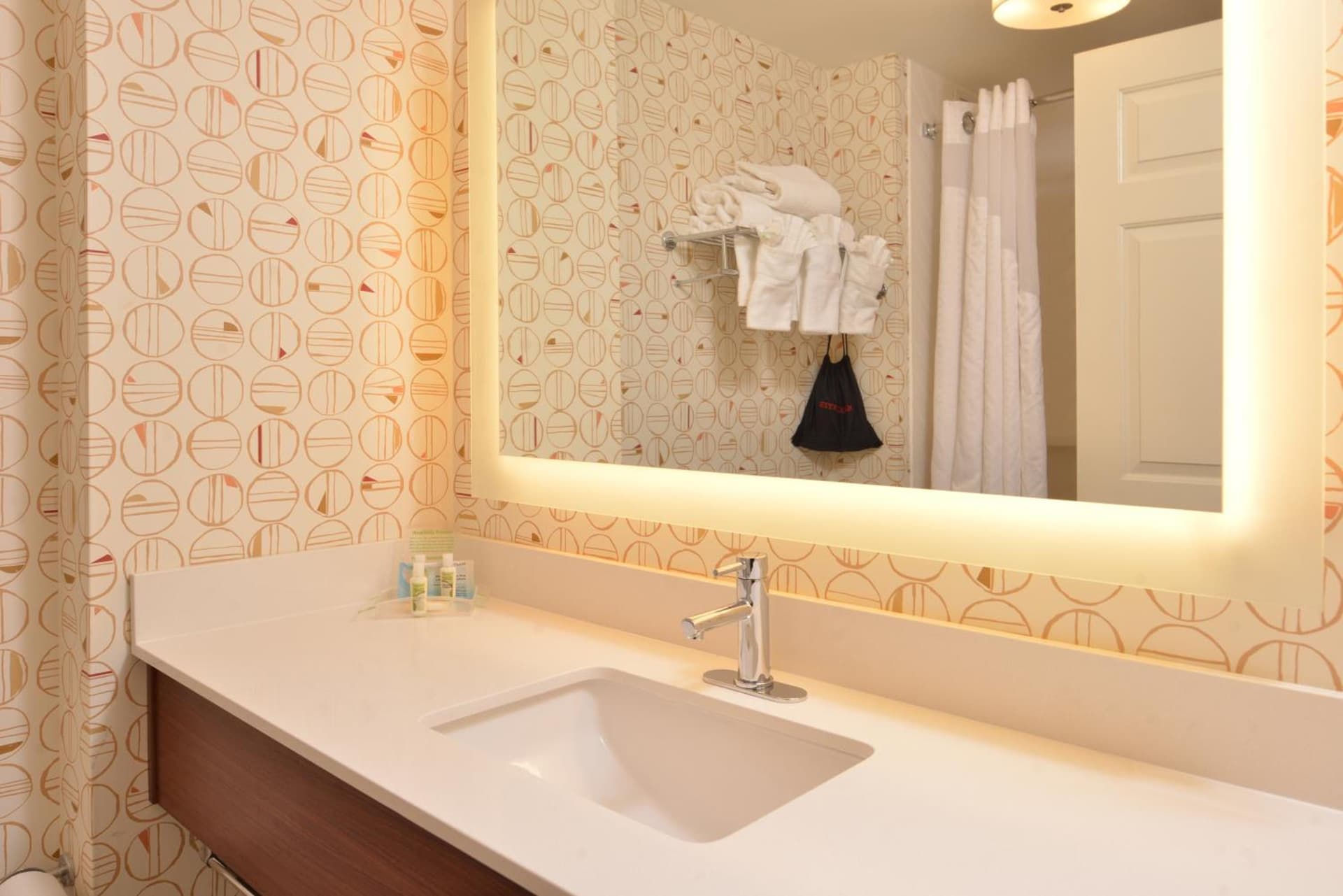 Holiday Inn Hotel & Suites Raleigh / Cary by IHG gallery photo in Cary, NC — image 4
