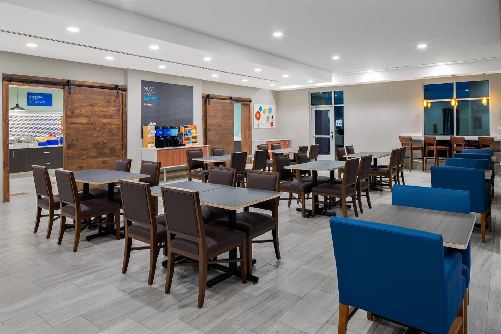 Holiday Inn Express & Suites Lubbock Central - Univ Area by IHG interior in Lubbock, TX — gallery photo 2