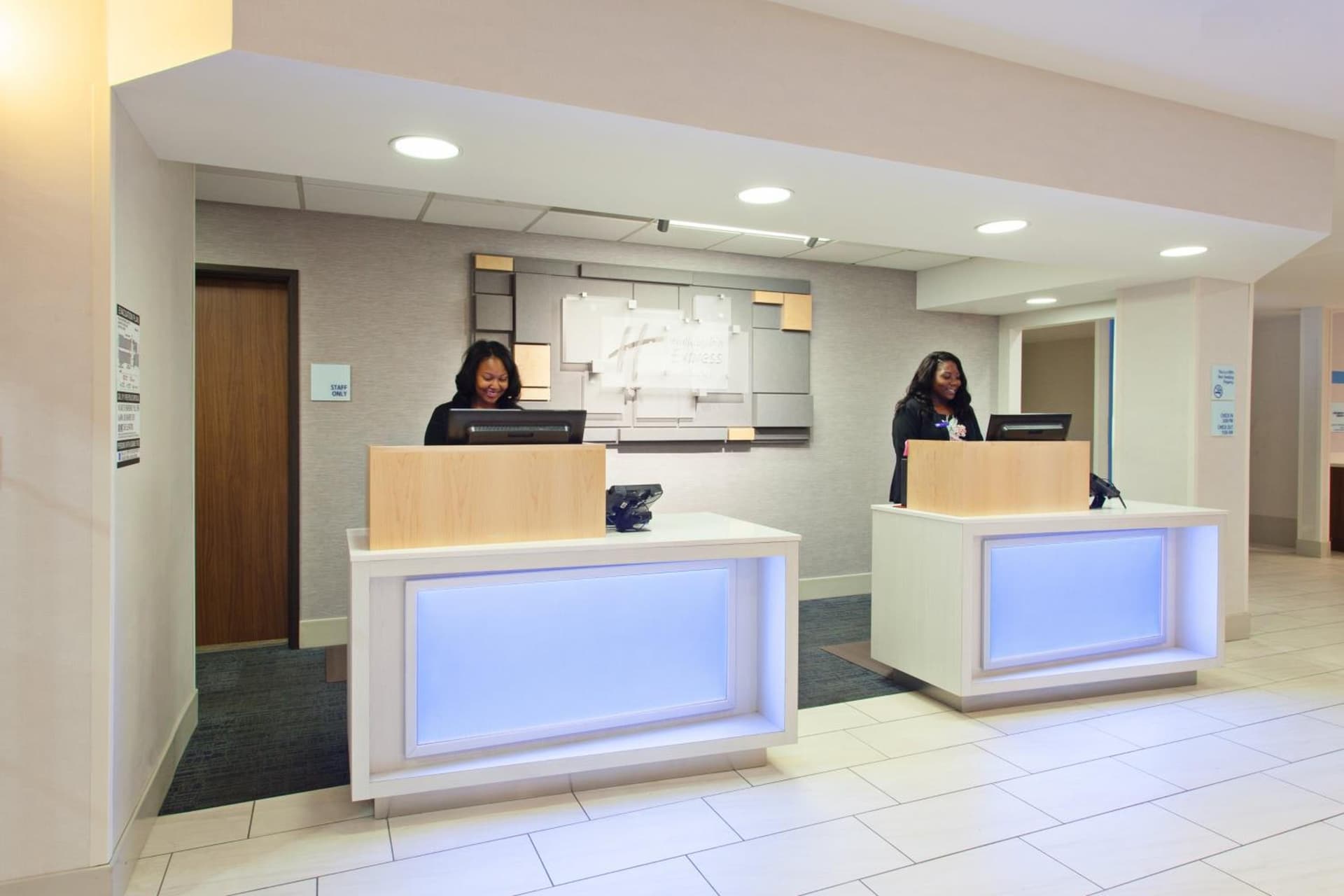 Holiday Inn Express & Suites Oakland - Airport by IHG gallery photo in Oakland, CA — image 47