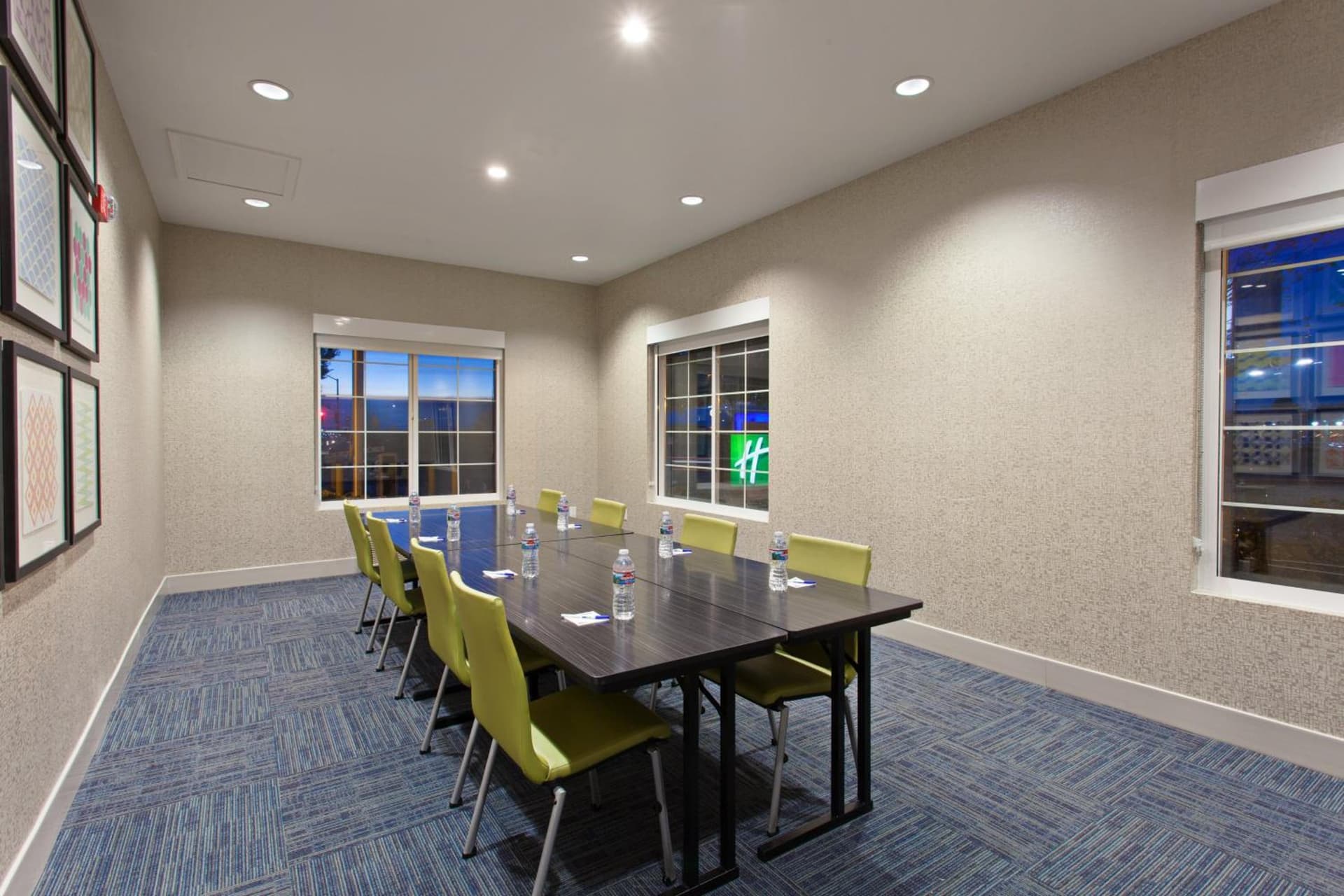 Holiday Inn Express & Suites Oakland - Airport by IHG gallery photo in Oakland, CA — image 26