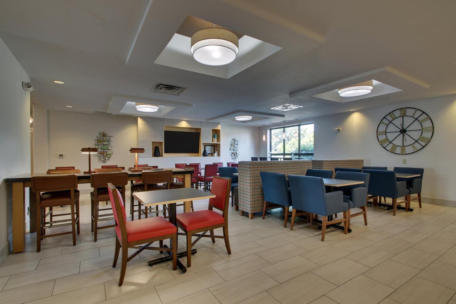 Holiday Inn Express Hotel & Suites Morris by IHG gallery photo in Morris, IL — image 4