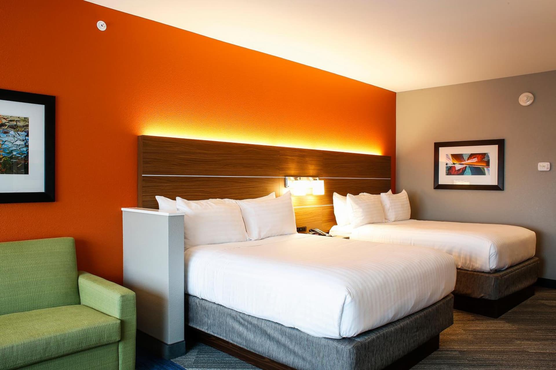 Holiday Inn Express & Suites Downtown Louisville by IHG gallery photo in Louisville, KY — image 16