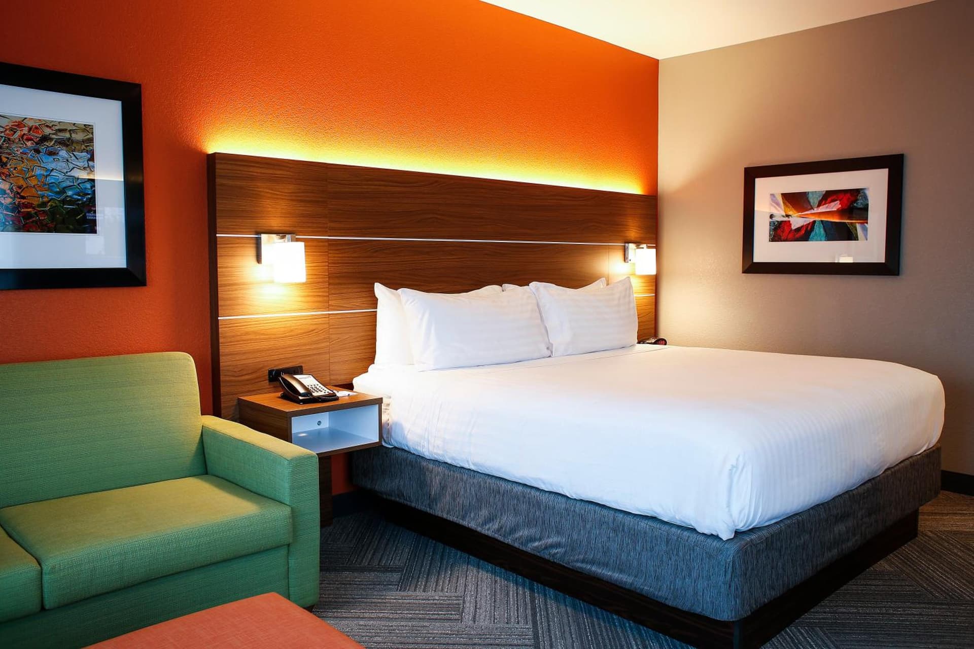 Holiday Inn Express & Suites Downtown Louisville by IHG gallery photo in Louisville, KY — image 25