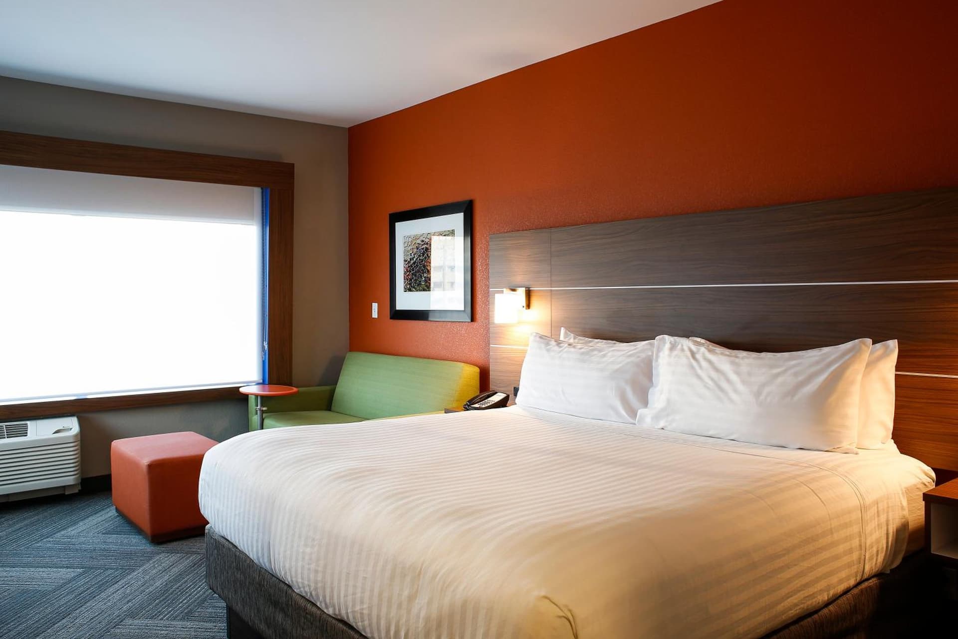 Holiday Inn Express & Suites Downtown Louisville by IHG gallery photo in Louisville, KY — image 49
