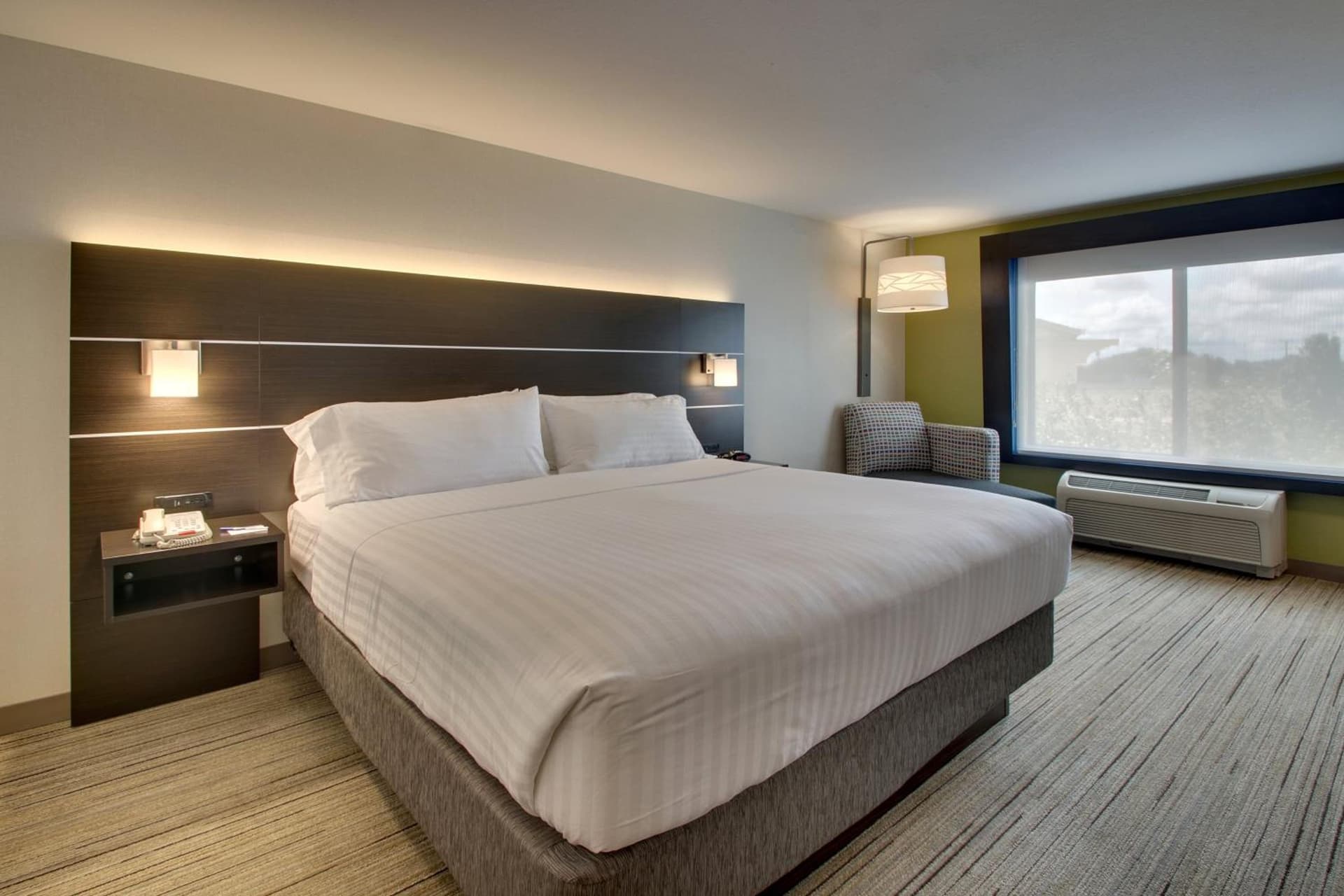 Holiday Inn Express Hotel & Suites Morris by IHG gallery photo in Morris, IL — image 19
