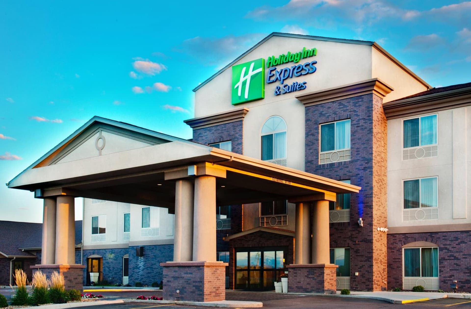 Holiday Inn Express Hotel & Suites Sheldon by IHG featured exterior or lobby in Sheldon, IA — similar hotel