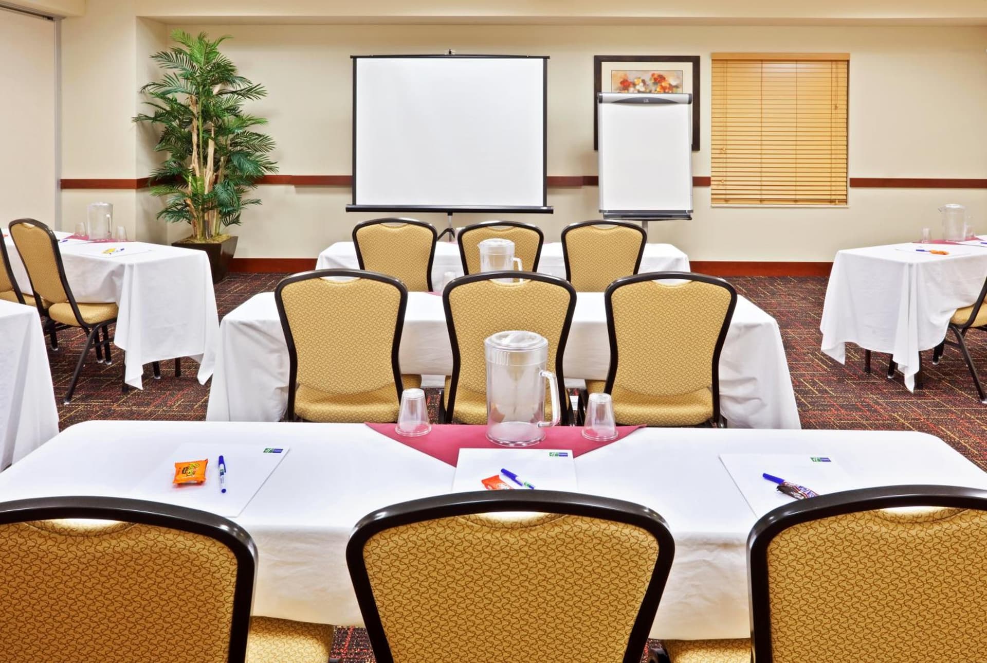Holiday Inn Express Hotel & Suites Chehalis - Centralia by IHG gallery photo in Chehalis, WA — image 31