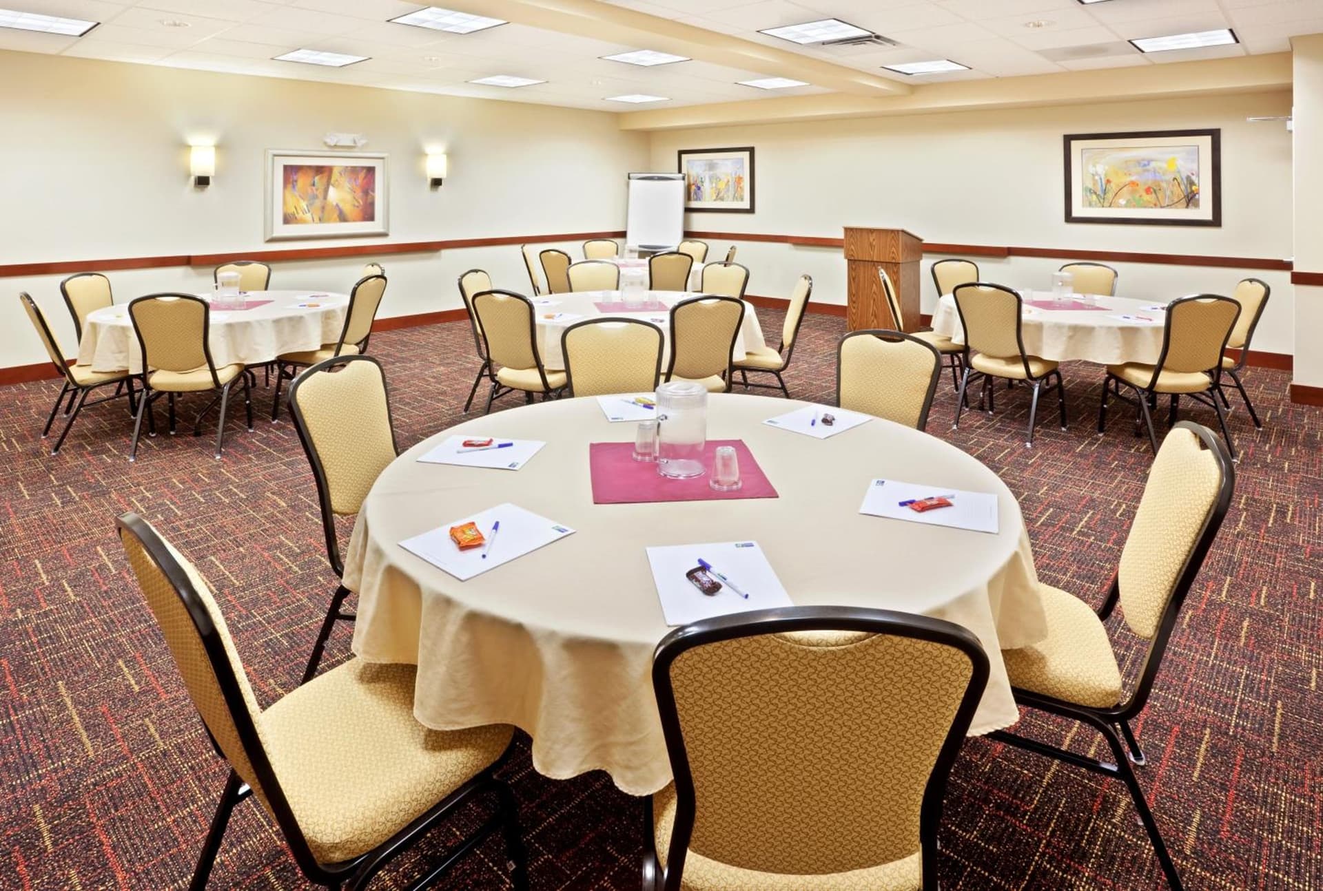Holiday Inn Express Hotel & Suites Chehalis - Centralia by IHG gallery photo in Chehalis, WA — image 11