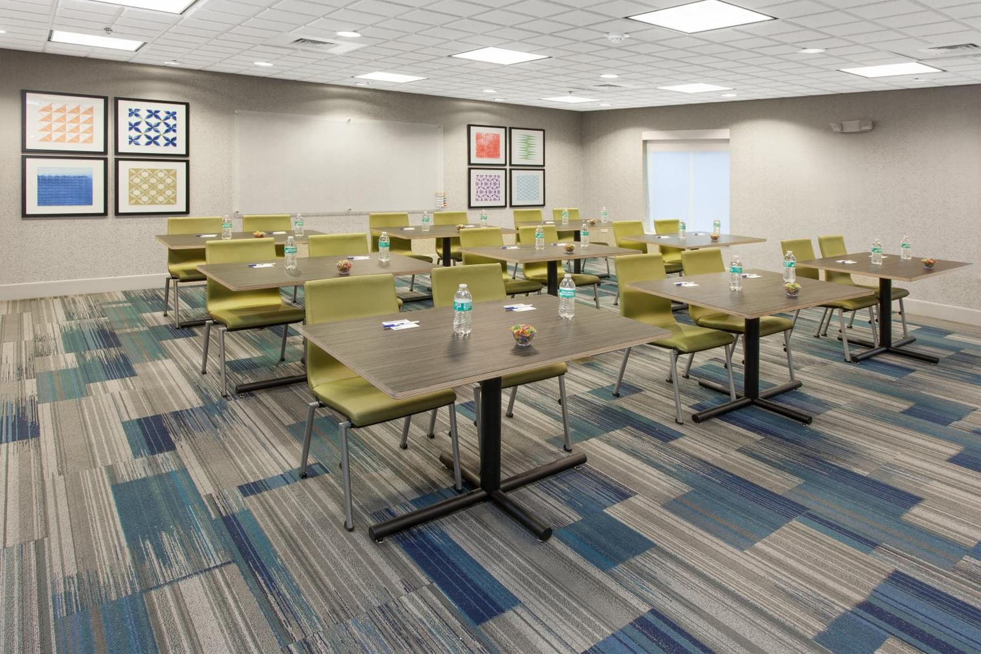 Holiday Inn Express Hotel & Suites Lake Zurich-Barrington by IHG gallery photo in Lake Zurich, IL — image 19