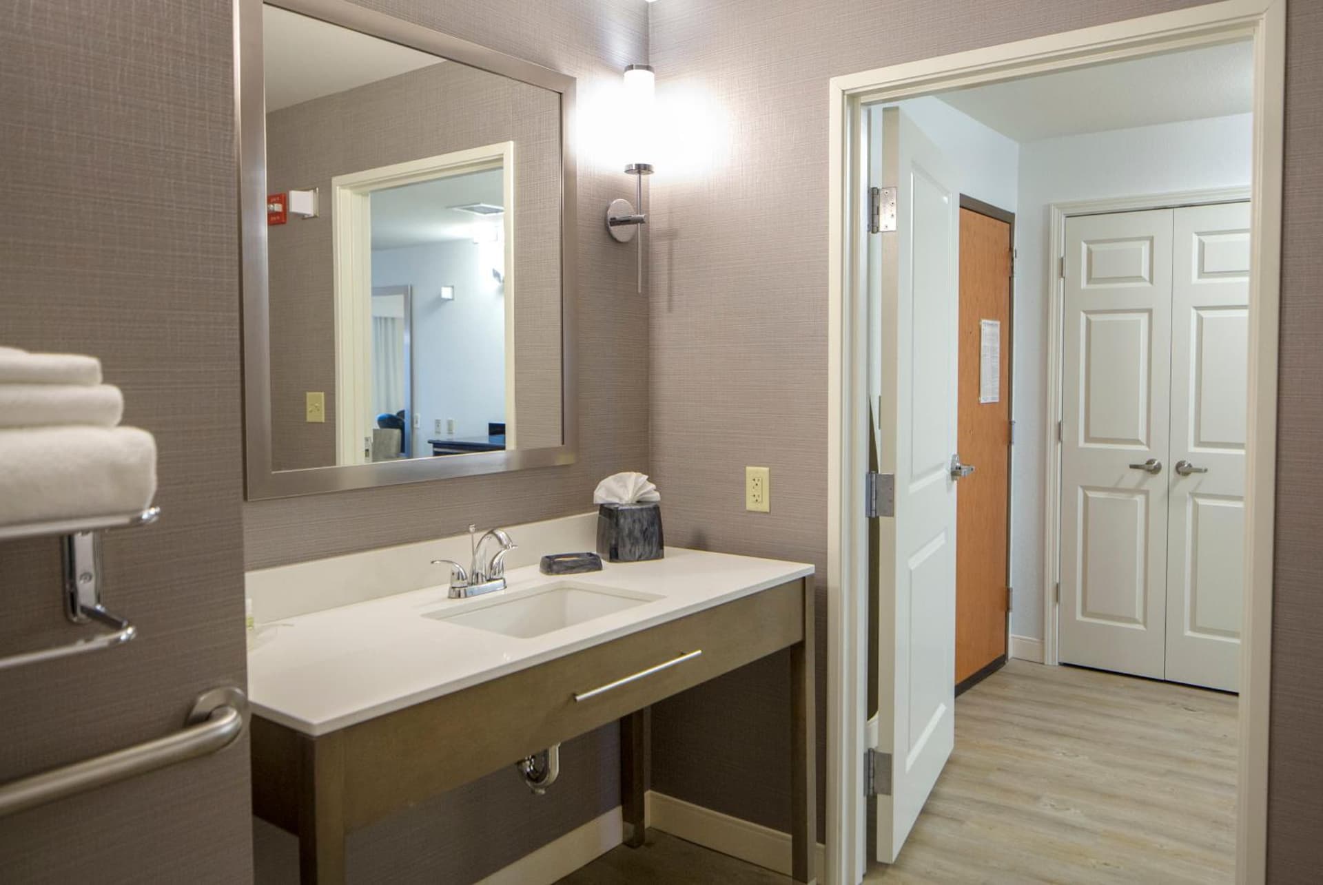 Holiday Inn Hotel & Suites Bloomington Airport by IHG gallery photo in Bloomington, IL — image 67