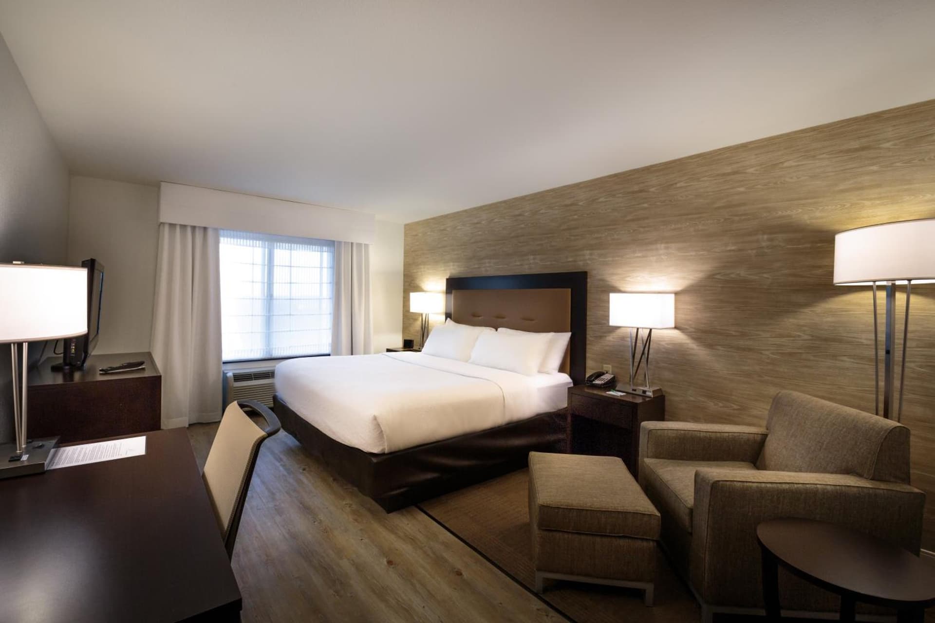 Holiday Inn Hotel & Suites Bloomington Airport by IHG gallery photo in Bloomington, IL — image 33