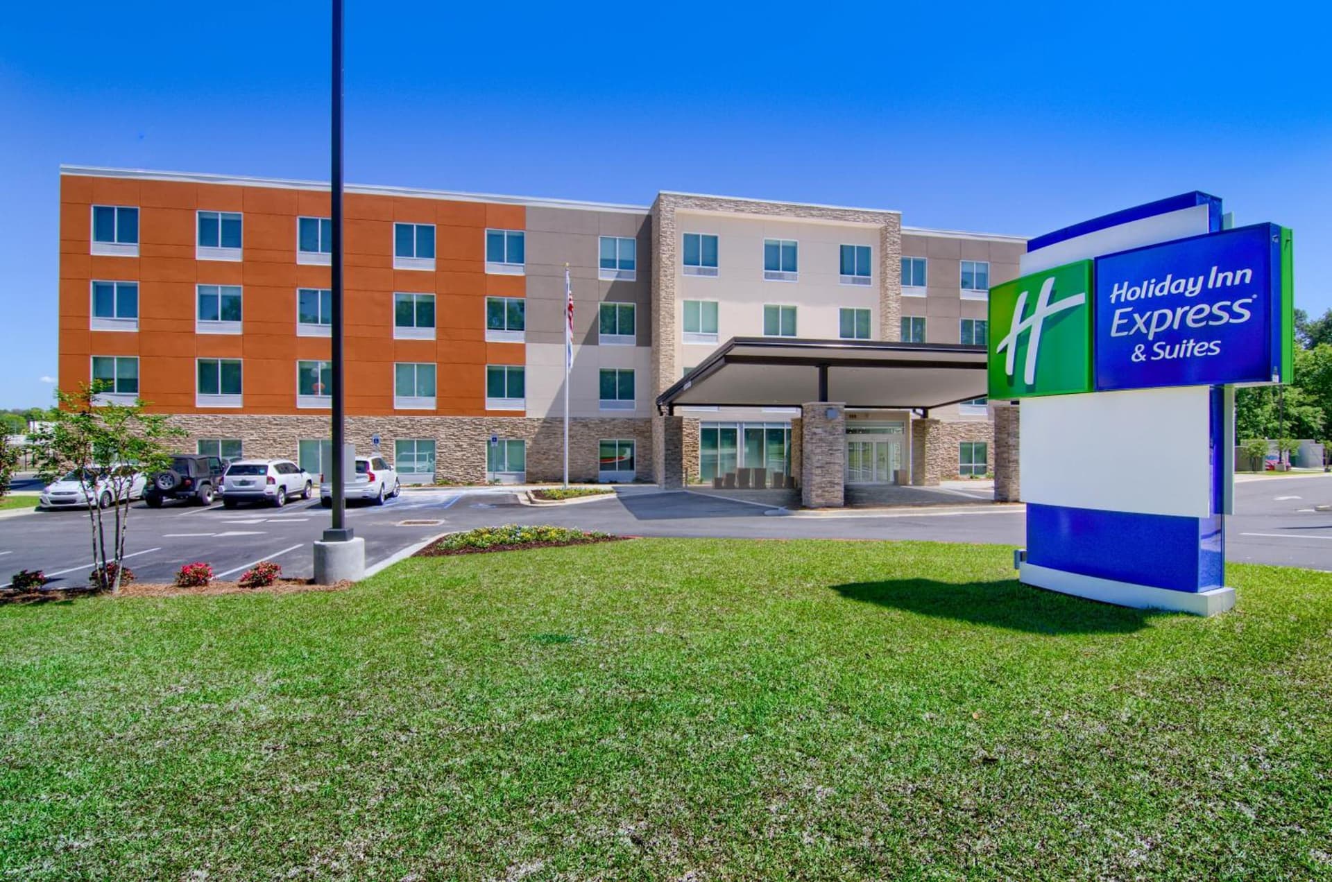 Holiday Inn Express & Suites Mobile - University Area by IHG — hotel in Mobile, Alabama