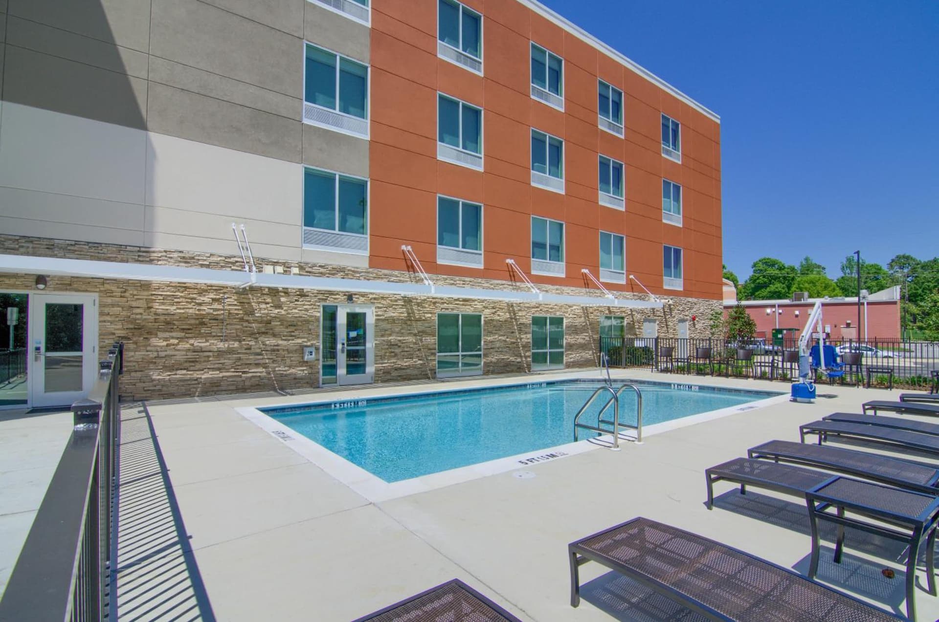 Holiday Inn Express & Suites Mobile - University Area by IHG gallery photo in Mobile, AL — image 28