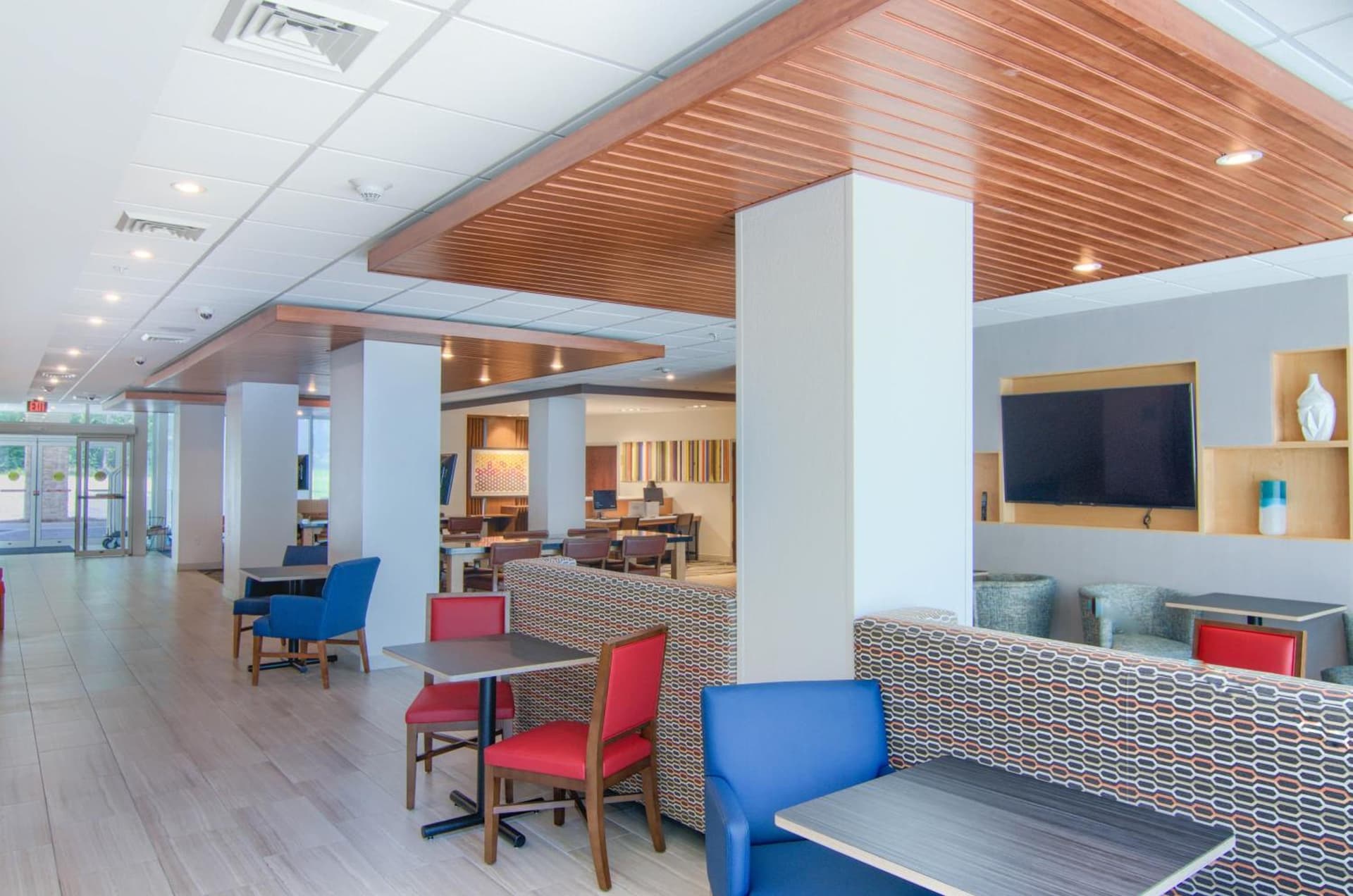 Holiday Inn Express & Suites Mobile - University Area by IHG gallery photo in Mobile, AL — image 6