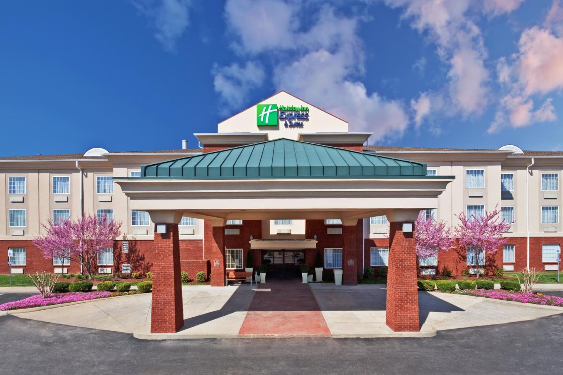 Holiday Inn Express Hotel & Suites Manchester Conference Center by IHG featured exterior or lobby in Manchester, TN — similar hotel