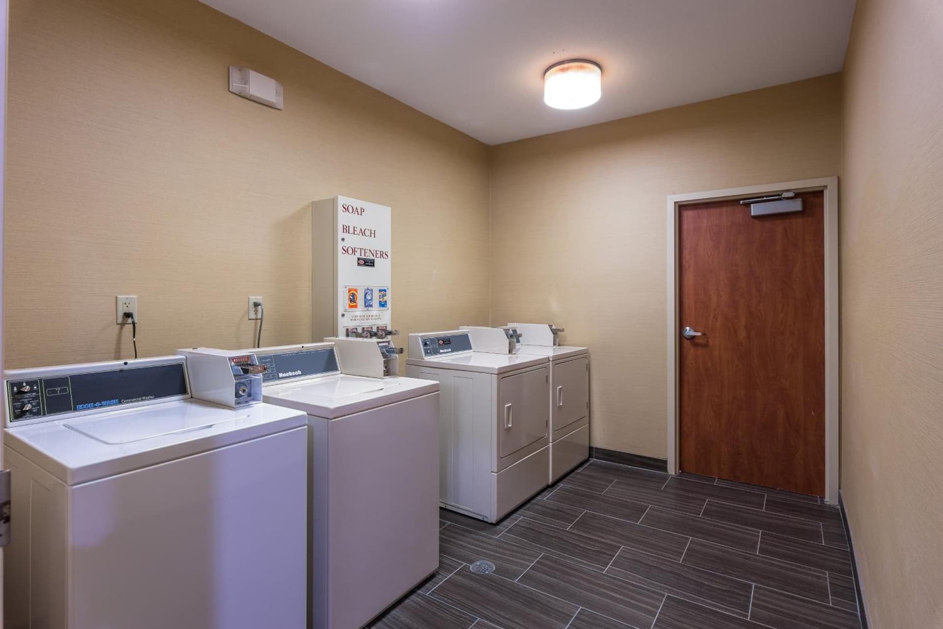 Holiday Inn Express Hotel & Suites Edmond by IHG property views in Edmond, OK — gallery photo 3