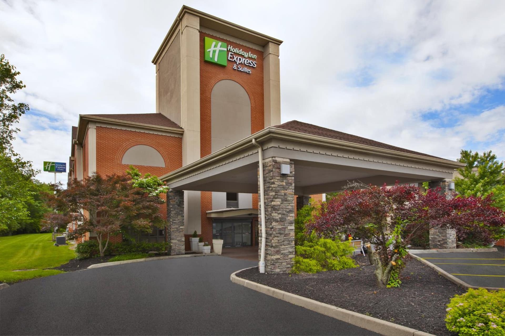 Holiday Inn Express Hotel & Suites Cincinnati Northeast-Milford by IHG — hotel in Milford, Ohio