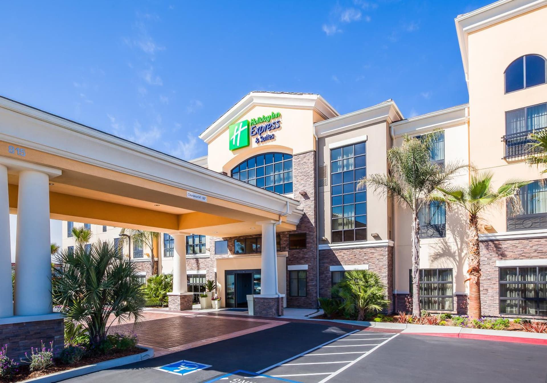Holiday Inn Express & Suites Eureka by IHG featured exterior or lobby in Eureka, CA — similar hotel