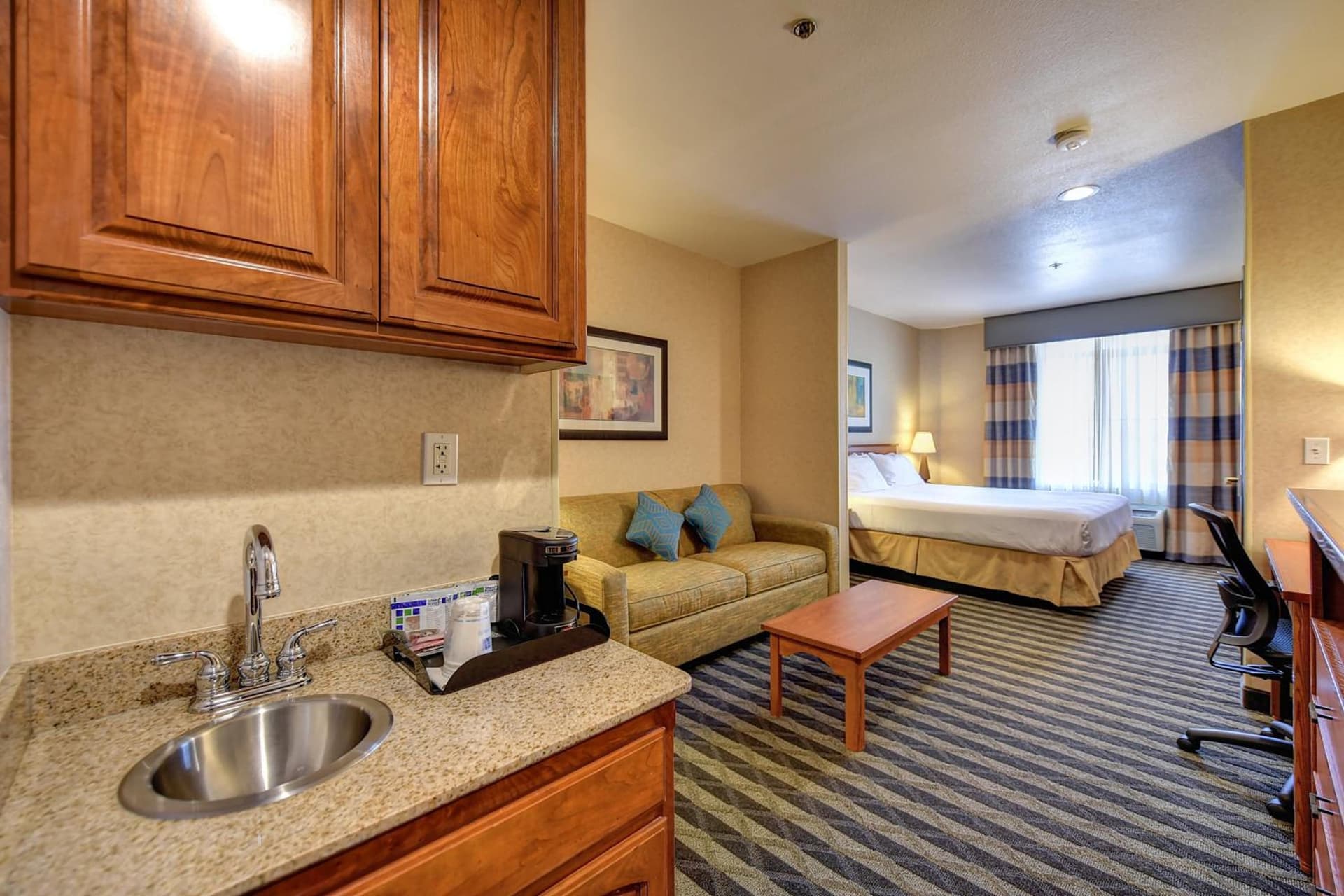 Holiday Inn Express Hotel & Suites Manteca by IHG gallery photo in Manteca, CA — image 28