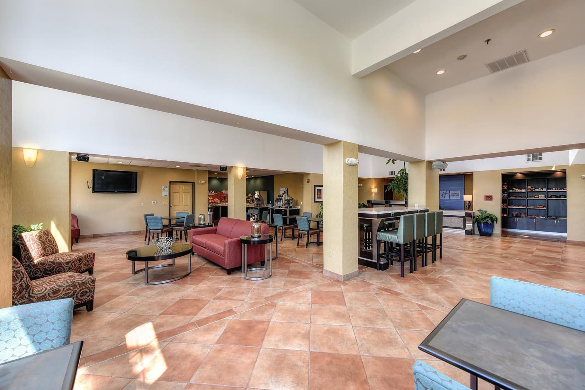 Holiday Inn Express Hotel & Suites Manteca by IHG gallery photo in Manteca, CA — image 11