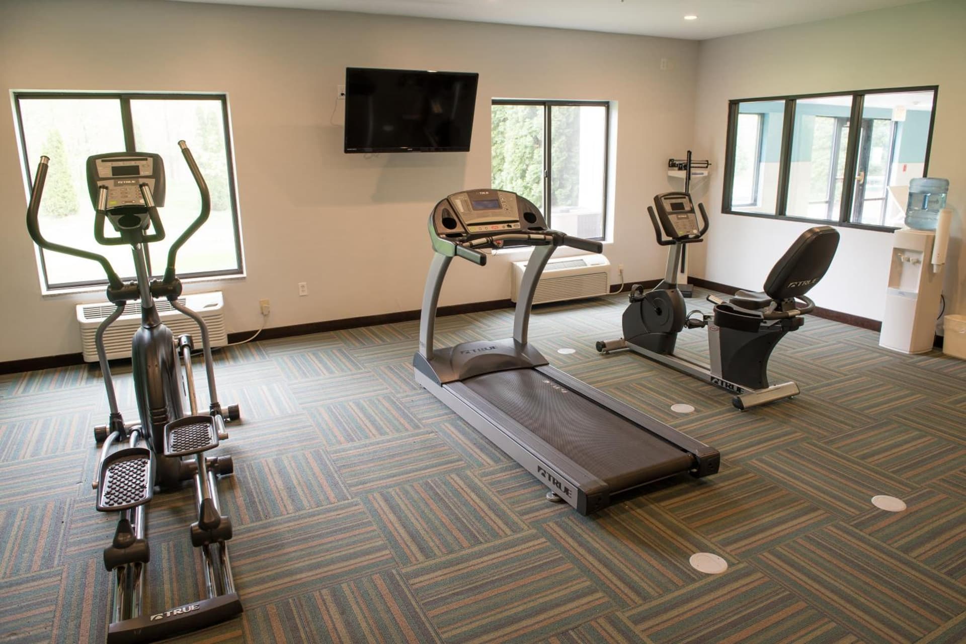 Holiday Inn Express Hotel & Suites Elkhart-South by IHG gallery photo in Elkhart, IN — image 11