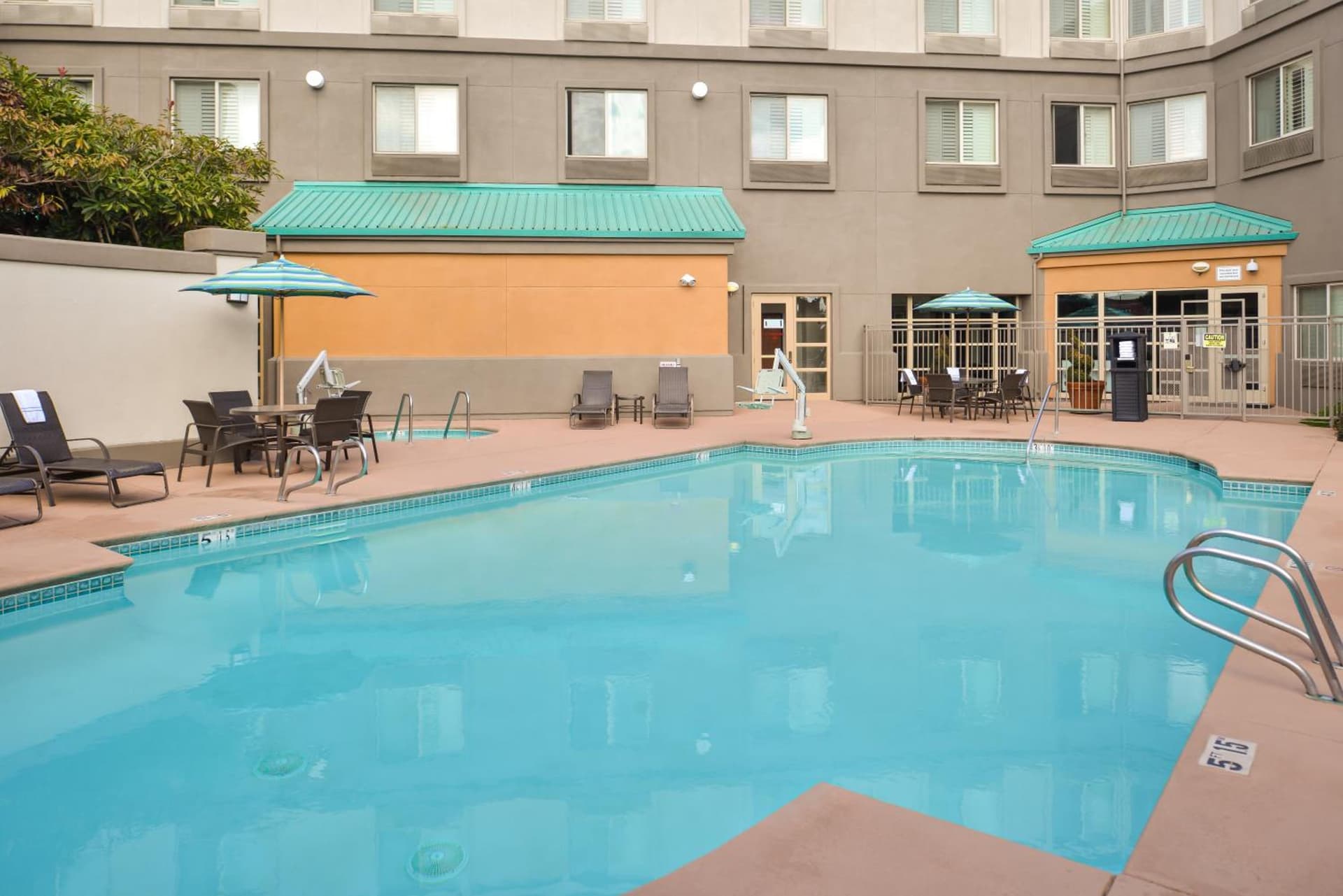 HOLIDAY INN EXPRESS & SUITES ELK GROVE CENTRAL - HWY 99 by IHG gallery photo in Elk Grove, CA — image 27