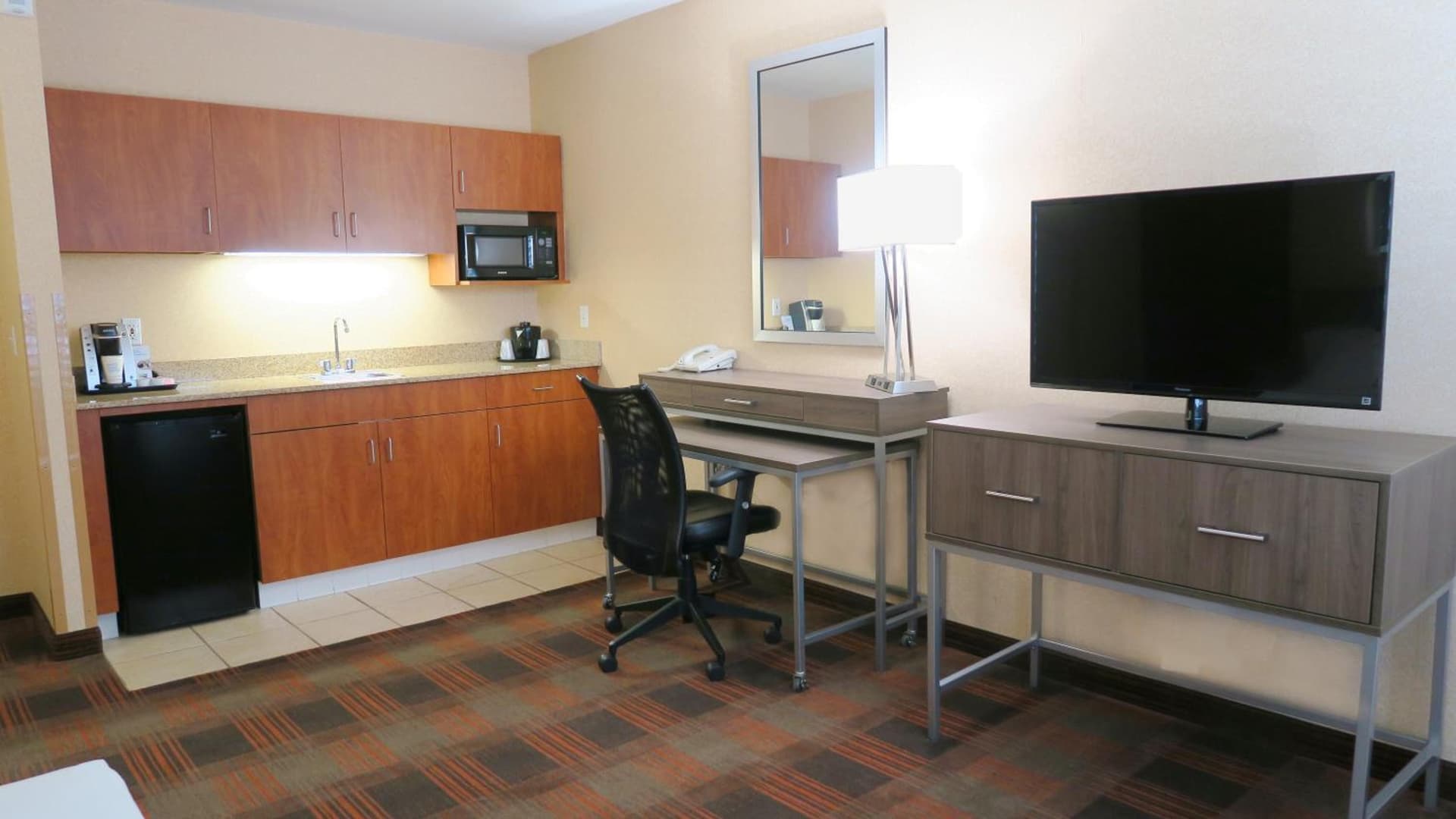 HOLIDAY INN EXPRESS & SUITES ELK GROVE CENTRAL - HWY 99 by IHG gallery photo in Elk Grove, CA — image 36