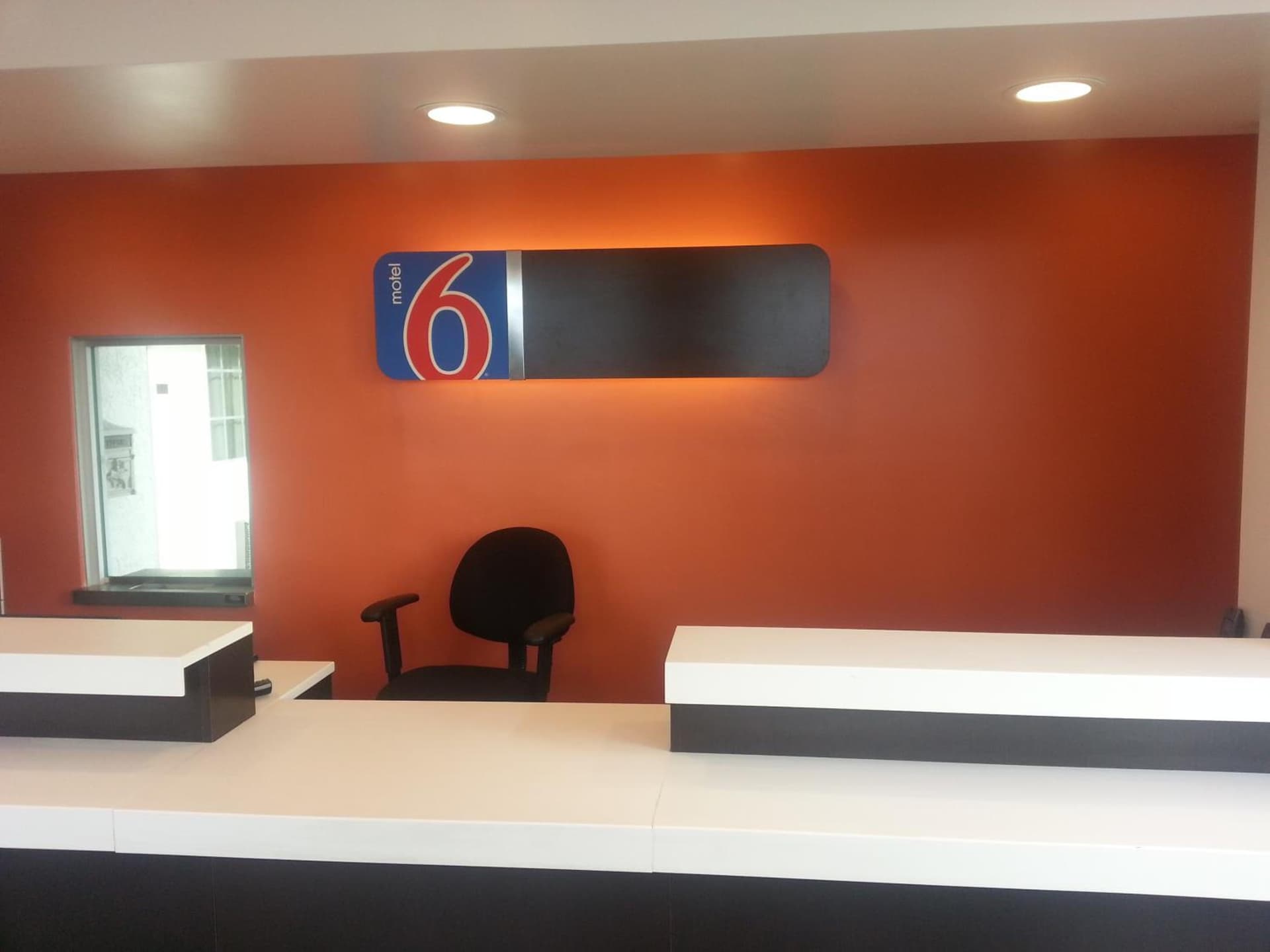 Motel 6 Bell Gardens, CA - Los Angeles featured exterior or lobby in Bell Gardens, CA — similar hotel