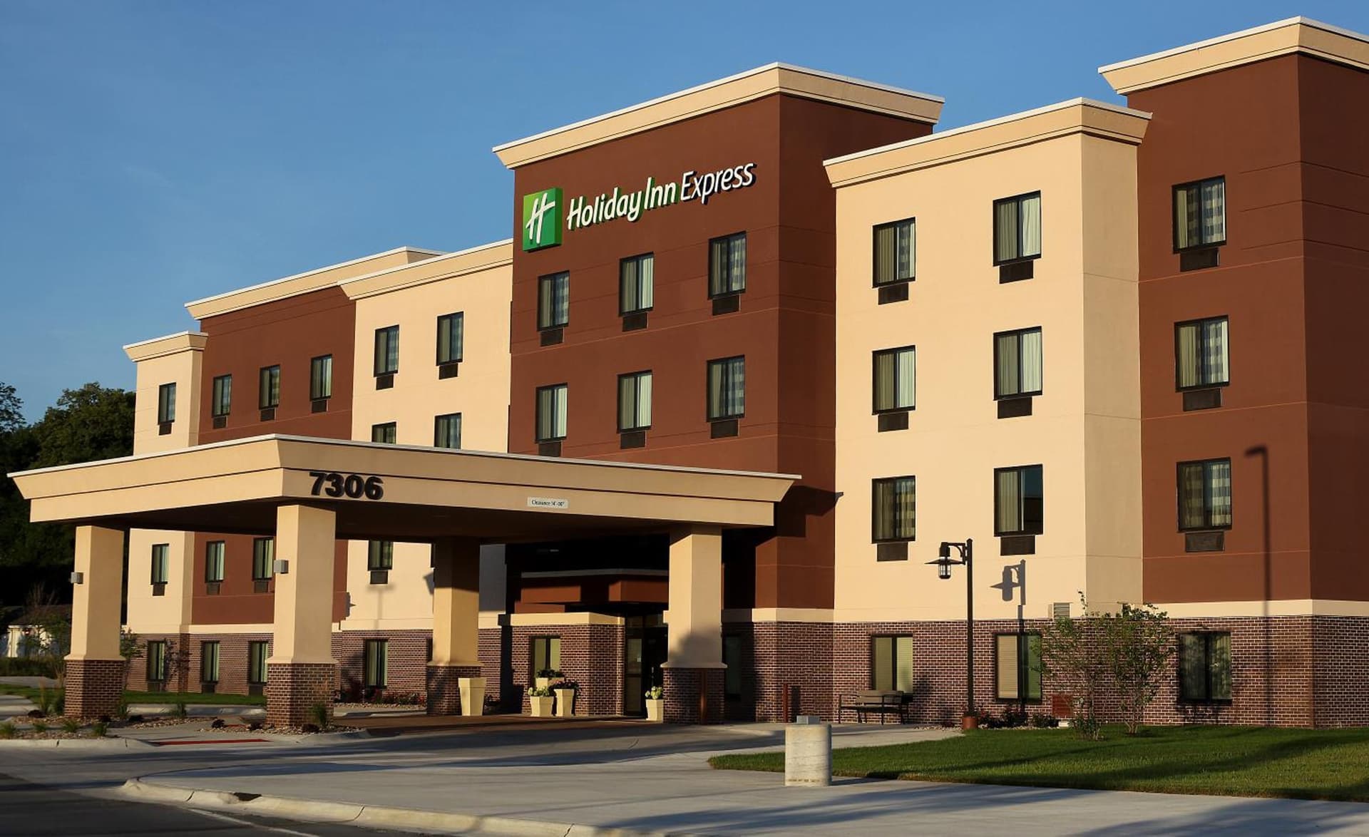 Holiday Inn Express & Suites Omaha South Ralston Arena by IHG featured exterior or lobby in Omaha, NE — similar hotel