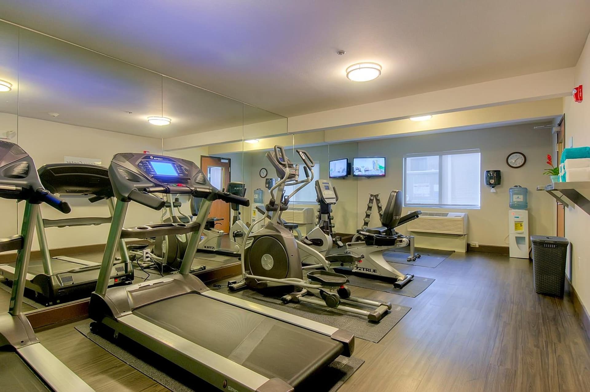 Holiday Inn Express & Suites Carlsbad Beach by IHG property views in Carlsbad, CA — gallery photo 3