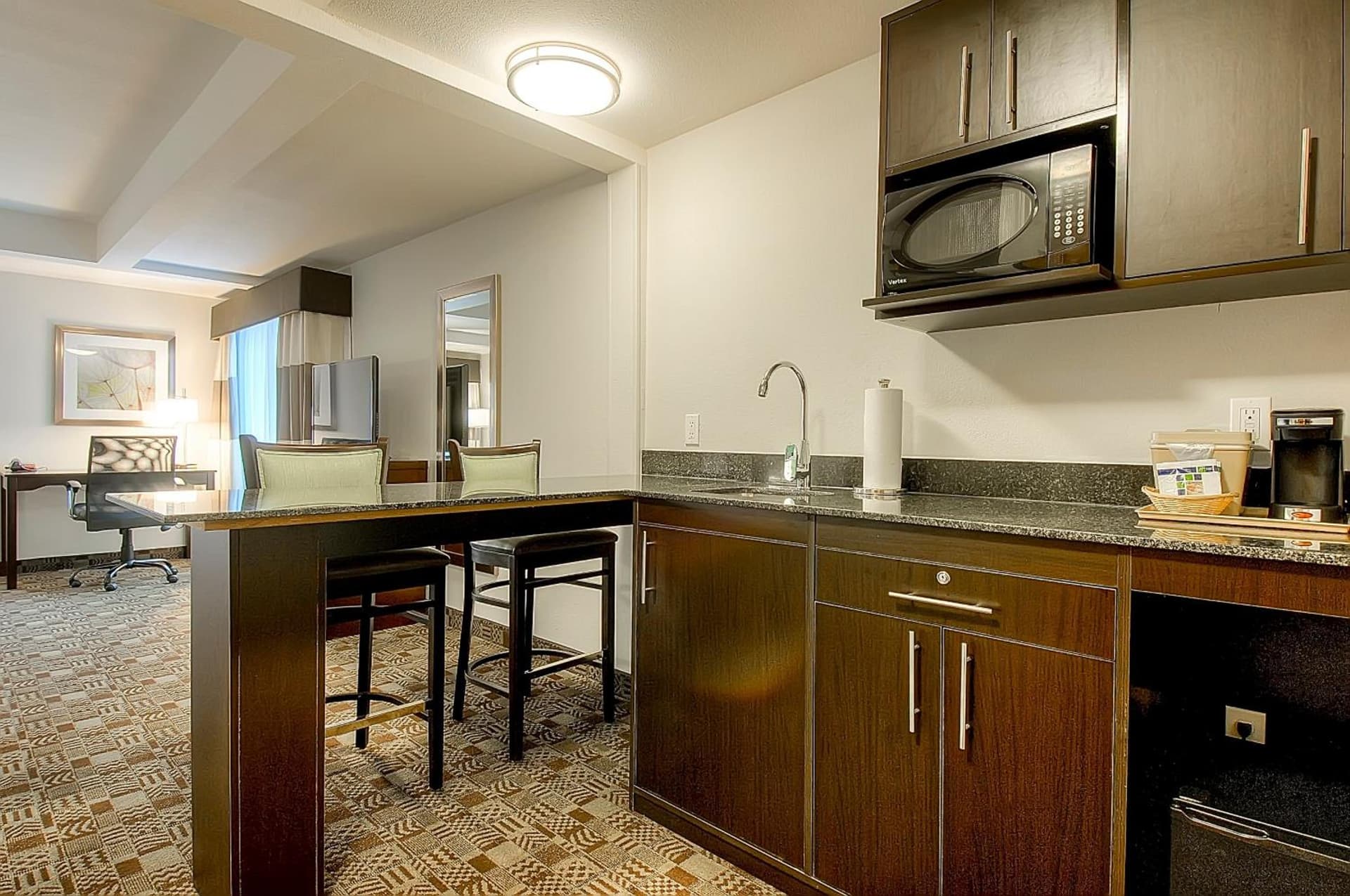 Holiday Inn Express & Suites Carlsbad Beach by IHG gallery photo in Carlsbad, CA — image 10
