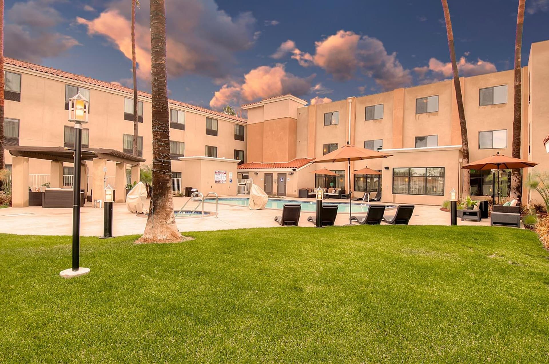 Holiday Inn Express & Suites Carlsbad Beach by IHG gallery photo in Carlsbad, CA — image 41