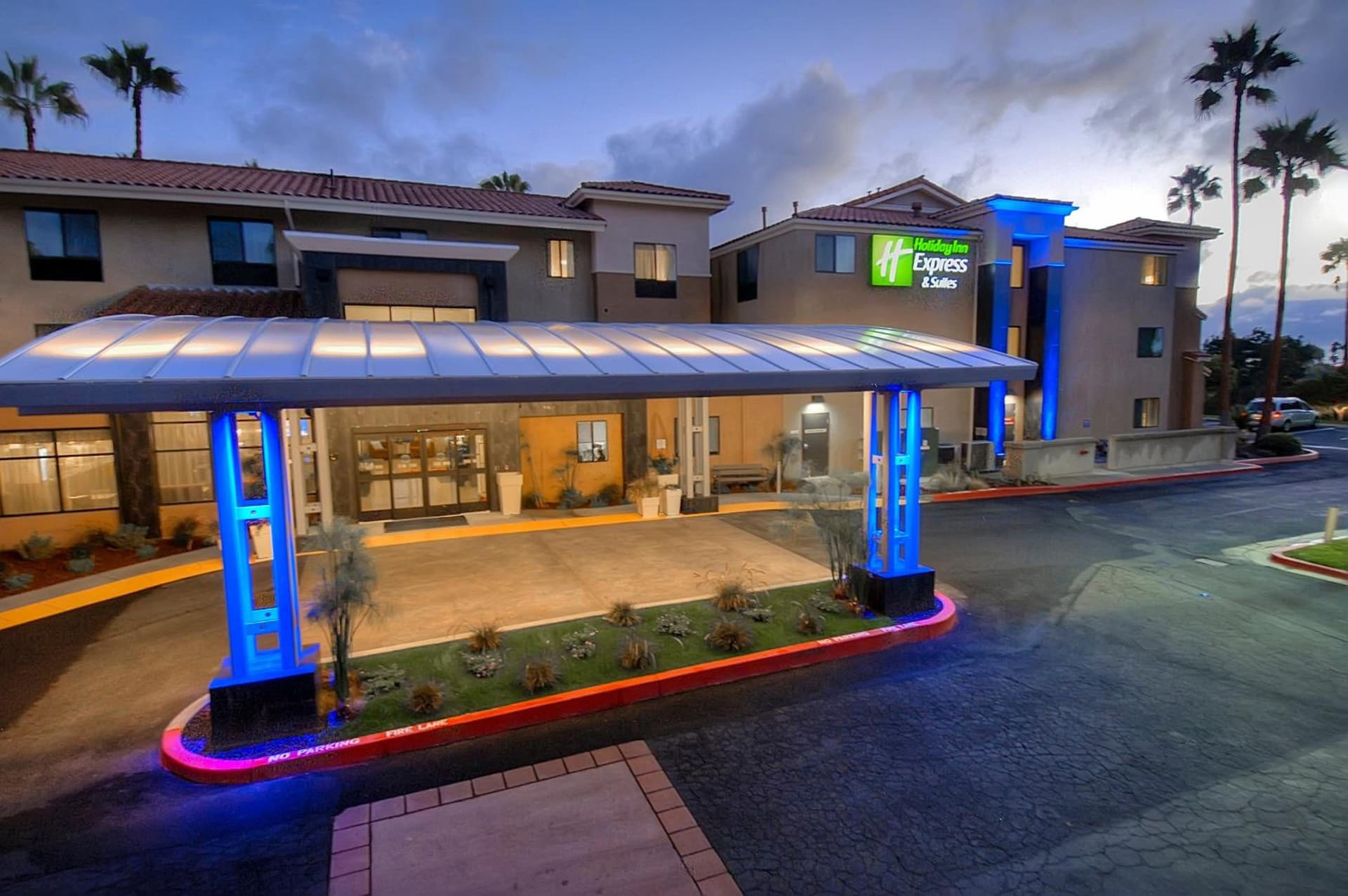 Holiday Inn Express & Suites Carlsbad Beach by IHG gallery photo in Carlsbad, CA — image 5