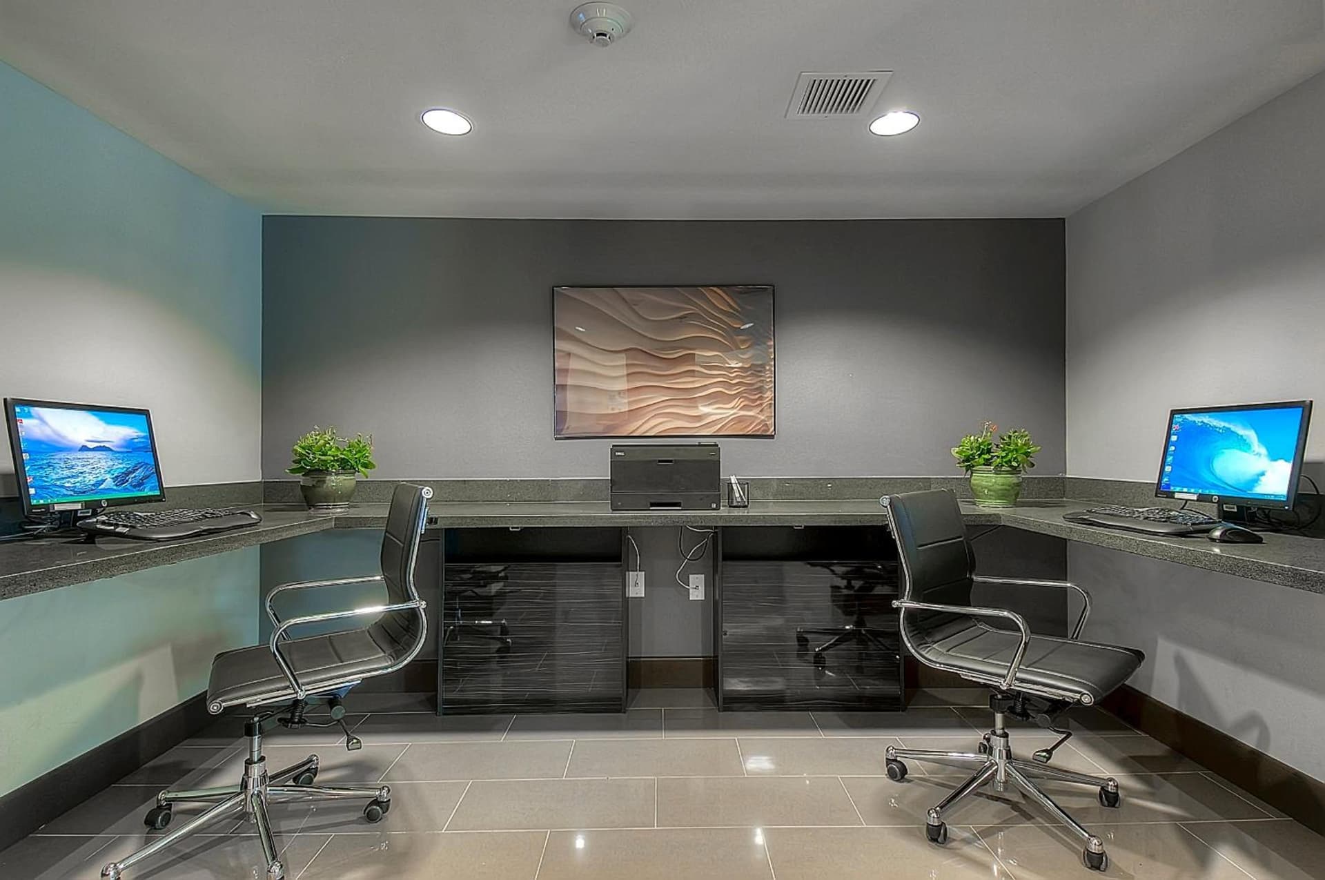 Holiday Inn Express & Suites Carlsbad Beach by IHG gallery photo in Carlsbad, CA — image 16