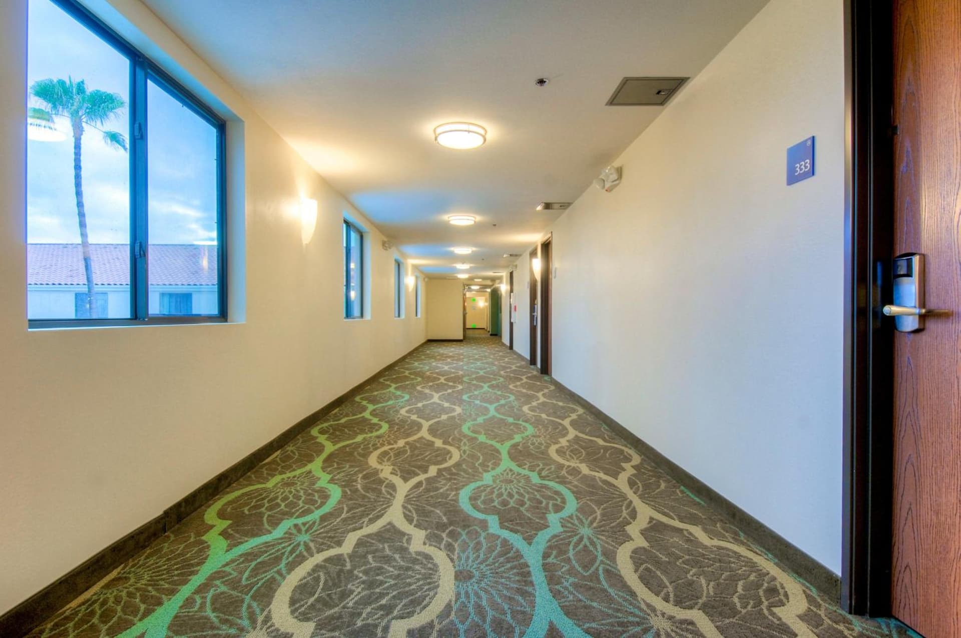 Holiday Inn Express & Suites Carlsbad Beach by IHG gallery photo in Carlsbad, CA — image 39