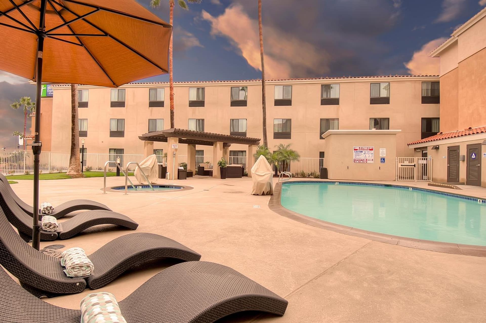 Holiday Inn Express & Suites Carlsbad Beach by IHG gallery photo in Carlsbad, CA — image 35