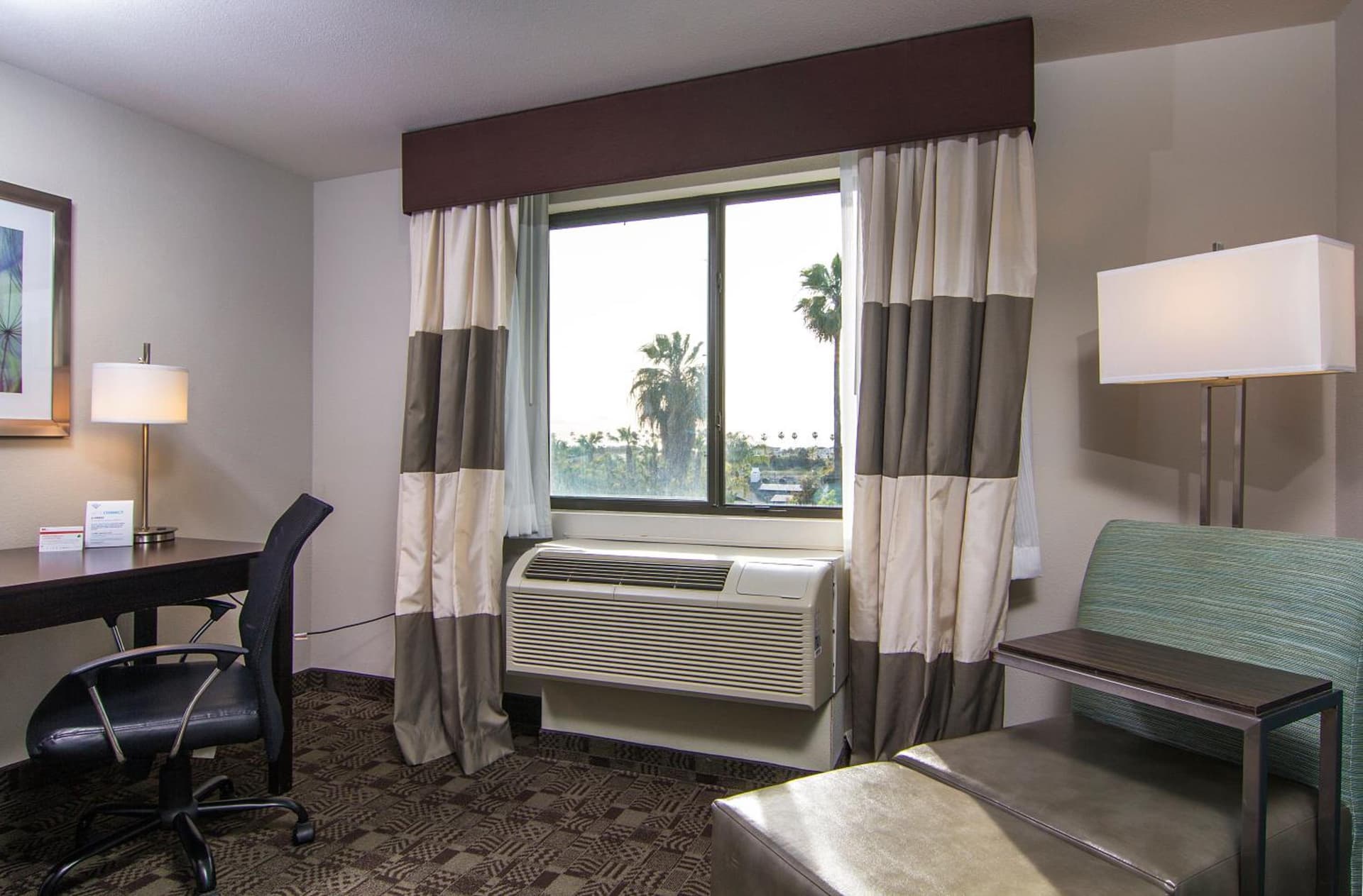 Holiday Inn Express & Suites Carlsbad Beach by IHG gallery photo in Carlsbad, CA — image 37