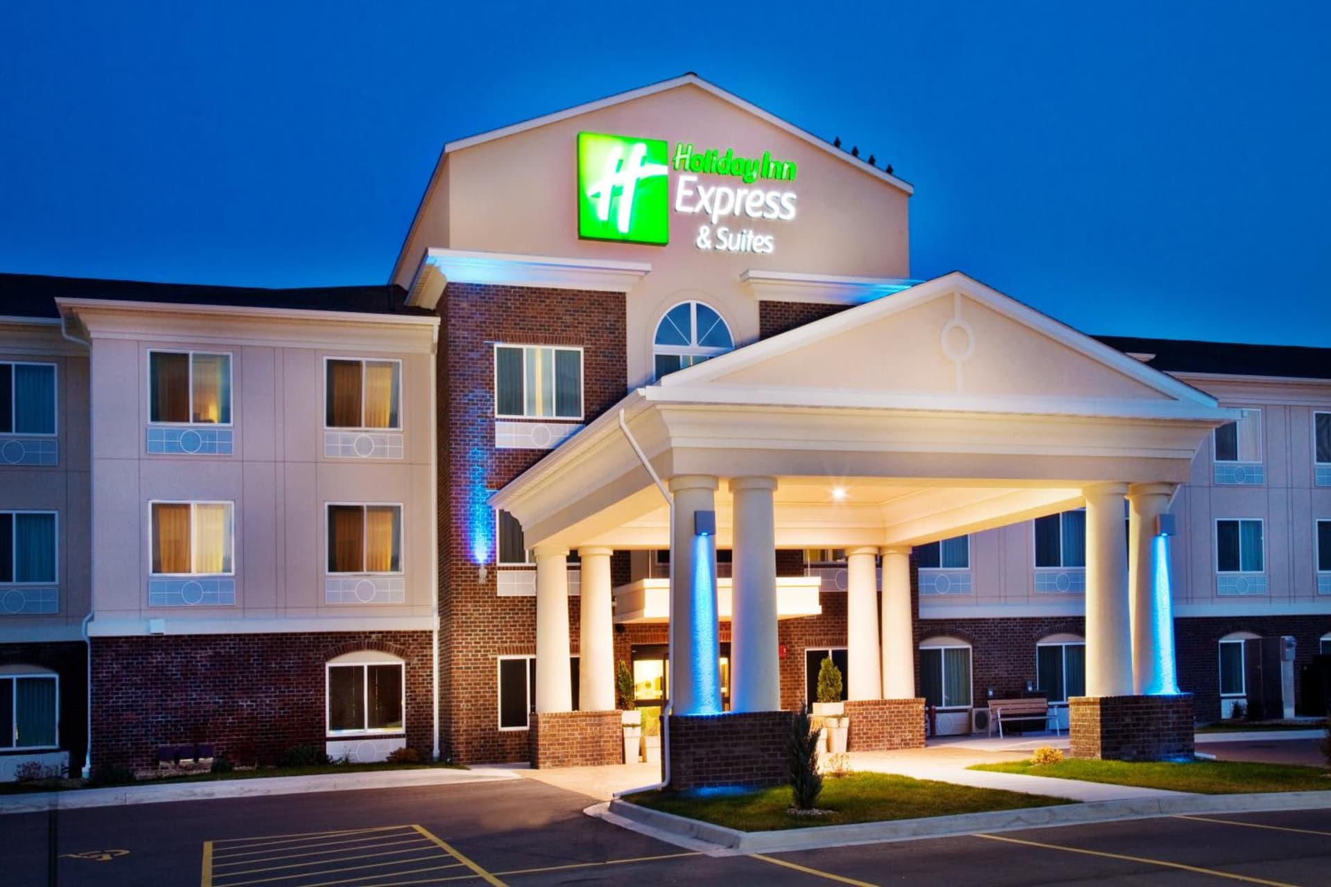 Holiday Inn Express Hotel & Suites - Dubuque West by IHG featured exterior or lobby in Dubuque, IA — similar hotel