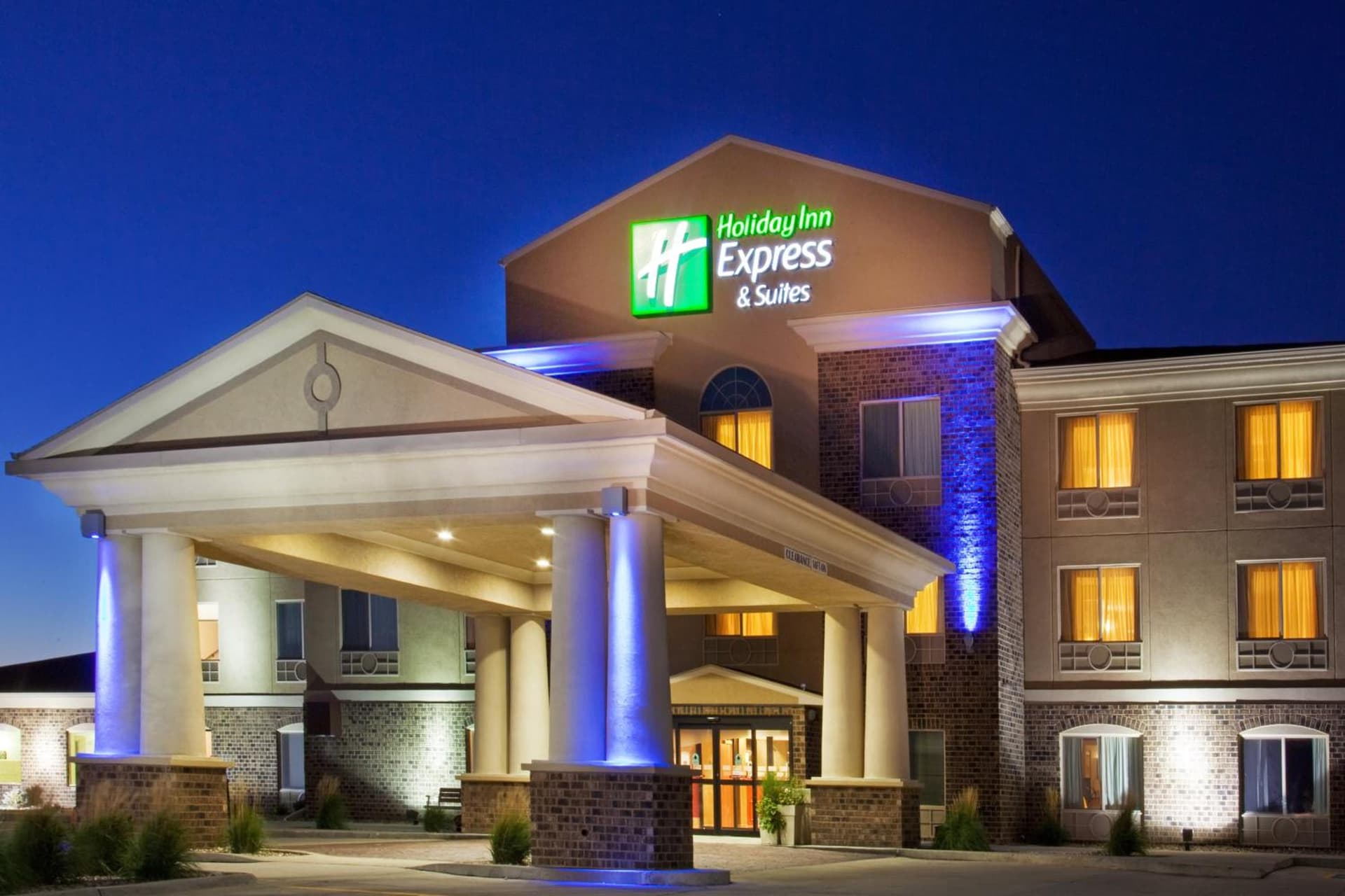 Holiday Inn Express & Suites Sioux Center by IHG featured exterior or lobby in Sioux Center, IA — similar hotel