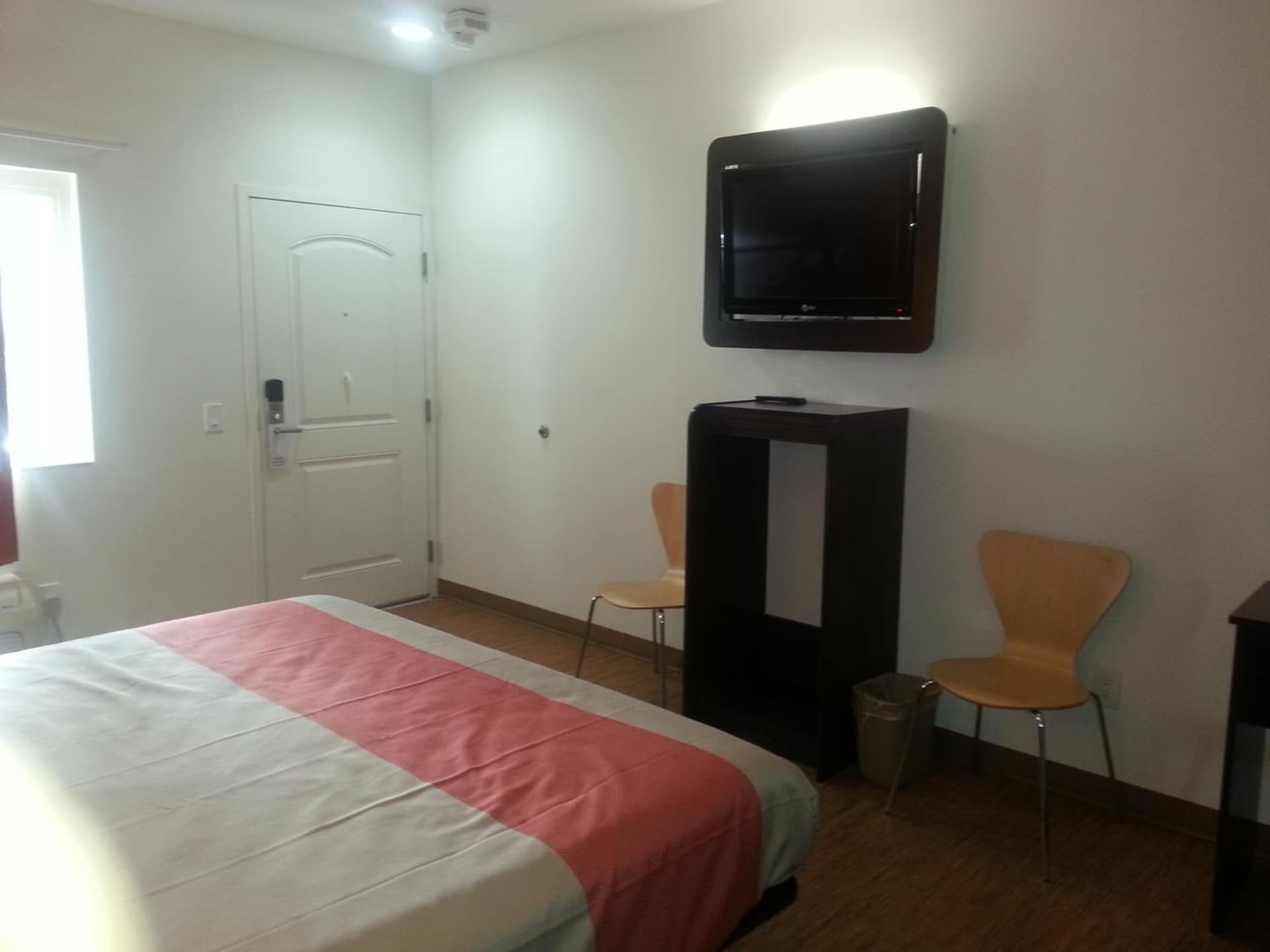 Motel 6 Bell Gardens, CA - Los Angeles property views in Bell Gardens, CA — gallery photo 3
