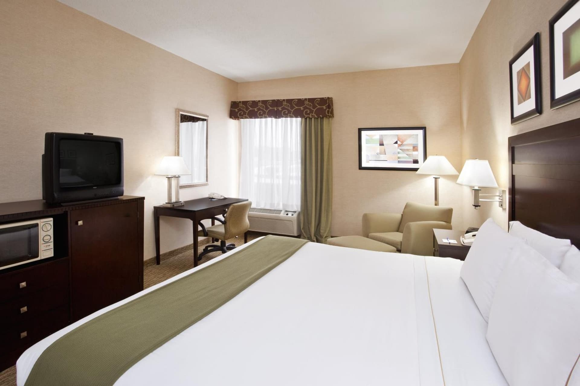 Holiday Inn Express Hotel & Suites Cleveland-Streetsboro by IHG gallery photo in Streetsboro, OH — image 13