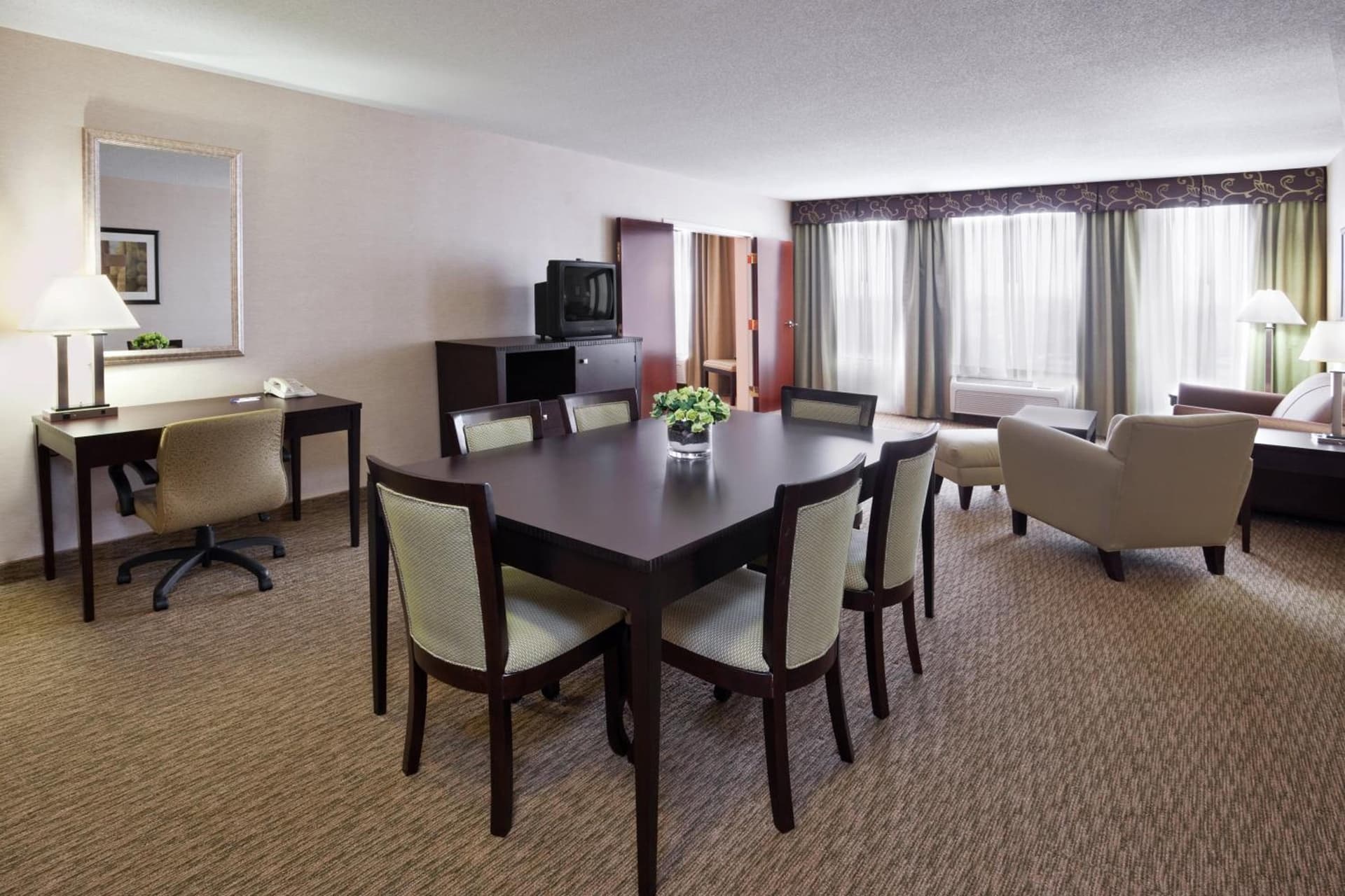 Holiday Inn Express Hotel & Suites Cleveland-Streetsboro by IHG gallery photo in Streetsboro, OH — image 21