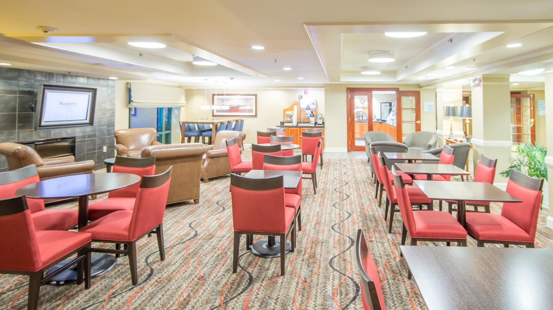 Holiday Inn Express Hotel & Suites Auburn by IHG gallery photo in Auburn — image 40