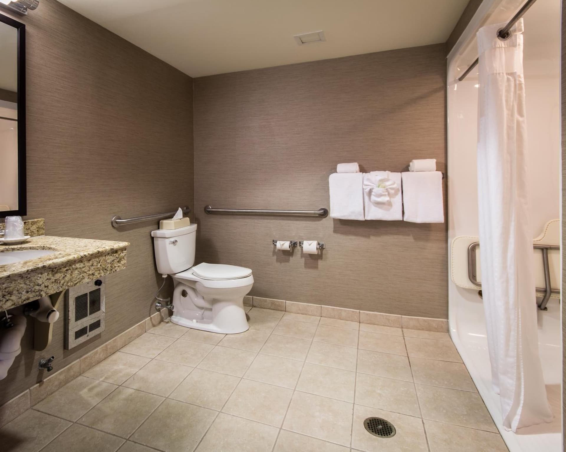Holiday Inn Express Hotel & Suites Auburn by IHG gallery photo in Auburn — image 13