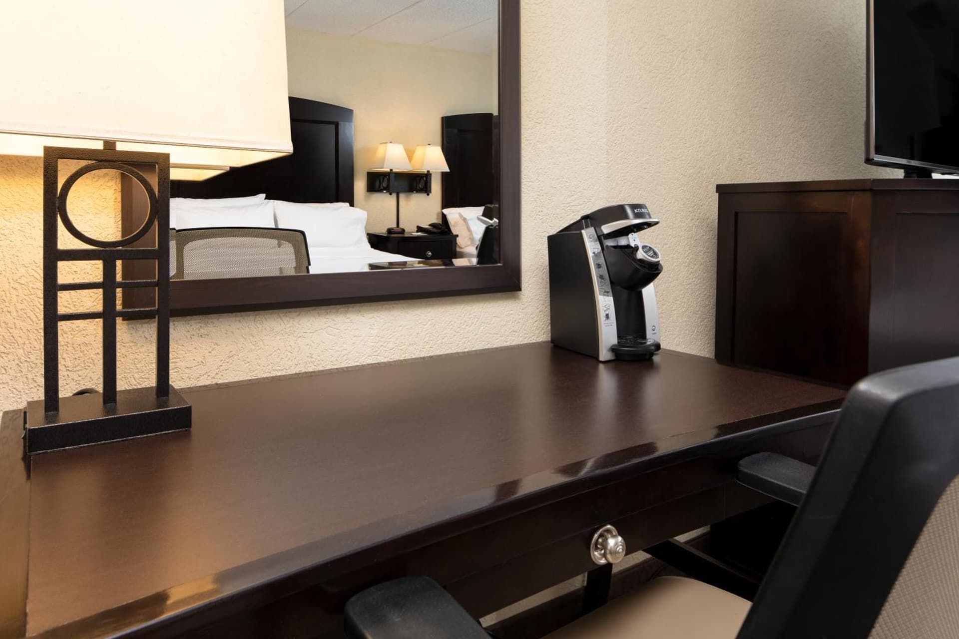 Holiday Inn and Suites Charleston West by IHG gallery photo in Charleston, WV — image 32