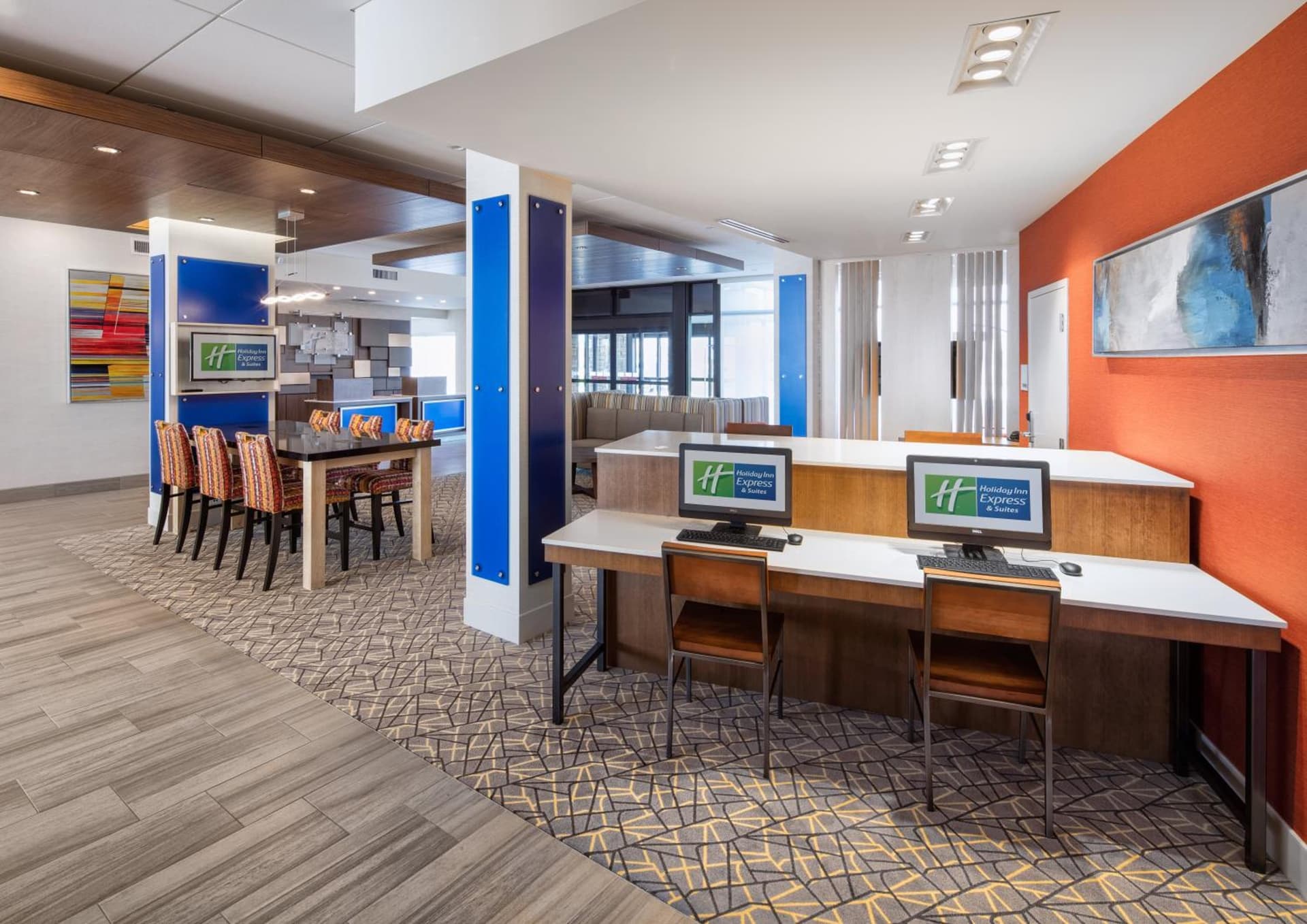 Holiday Inn Express East Peoria - Riverfront by IHG property views in Peoria, IL — gallery photo 3