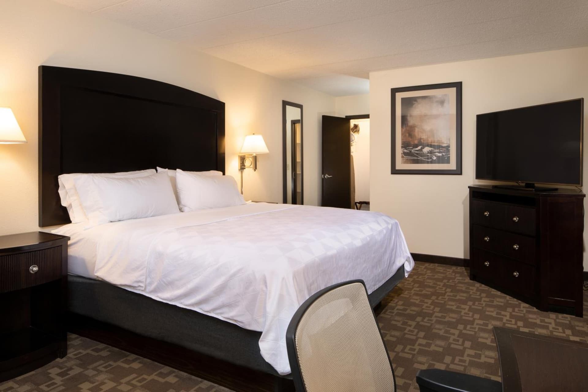Holiday Inn and Suites Charleston West by IHG gallery photo in Charleston, WV — image 14