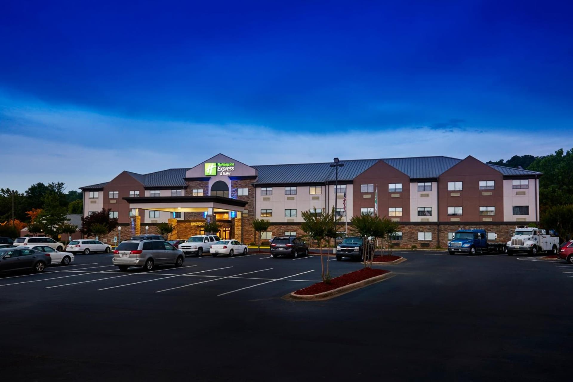 Holiday Inn Express & Suites Birmingham South - Pelham by IHG featured exterior or lobby in Pelham, AL — similar hotel