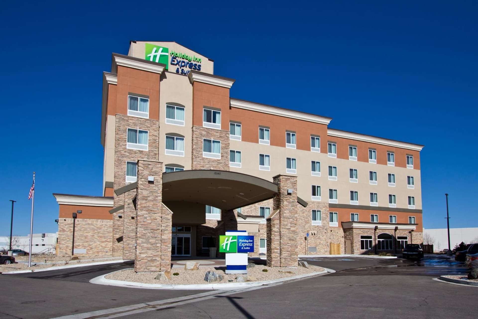 Holiday Inn Express and Suites Denver East Peoria Street by IHG featured exterior or lobby in Denver, CO — similar hotel