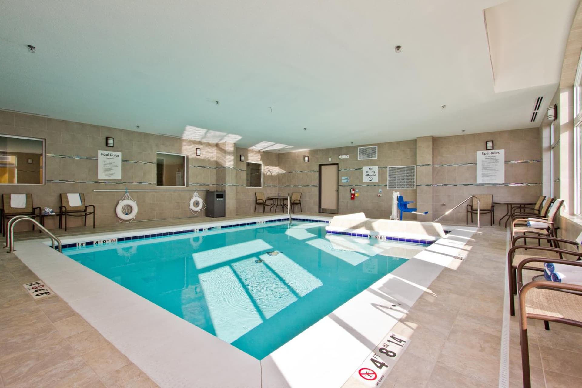 Holiday Inn Express and Suites Denver East Peoria Street by IHG interior in Denver, CO — gallery photo 2